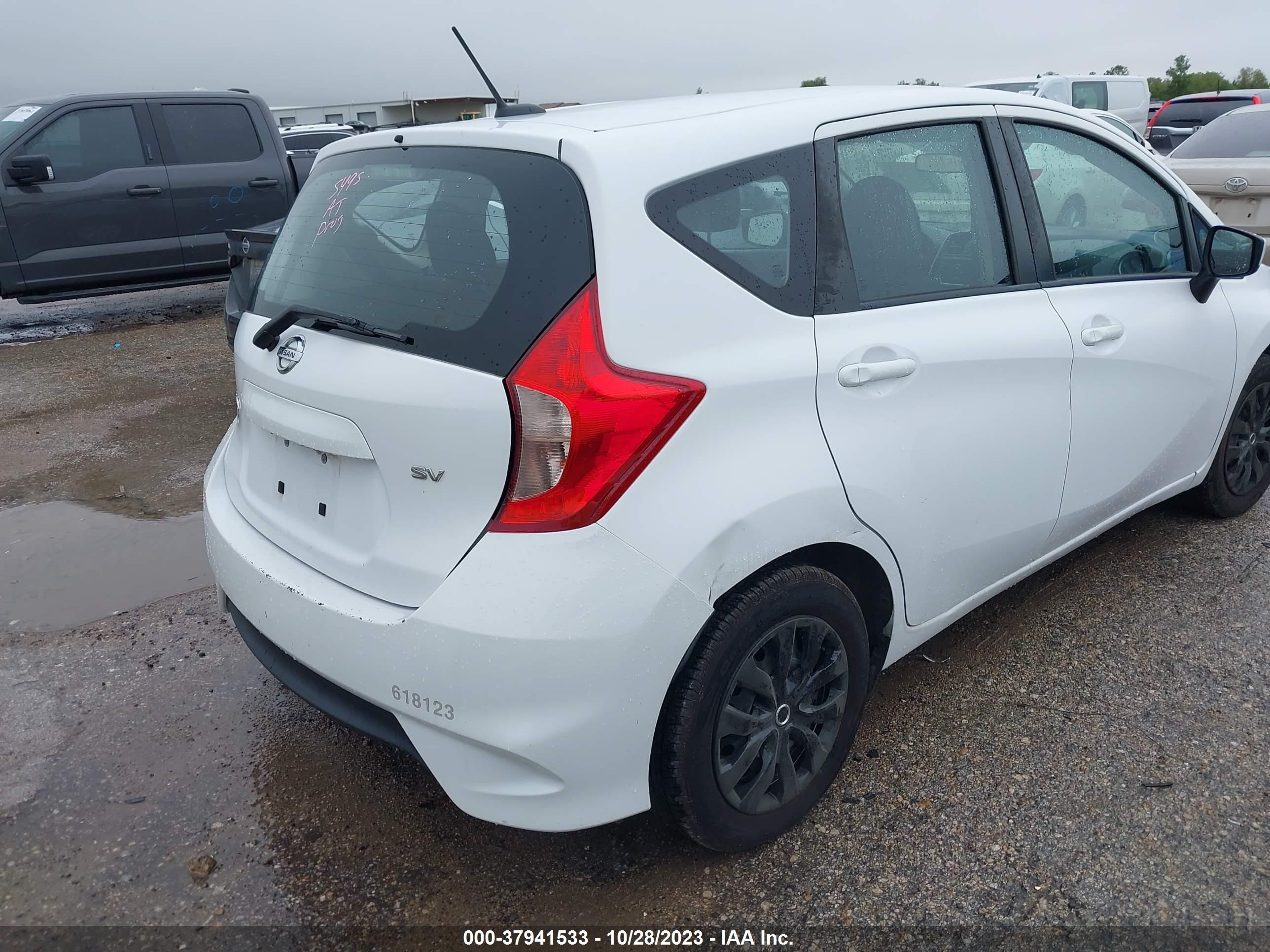 Photo 5 VIN: 3N1CE2CPXJL366669 - NISSAN VERSA 