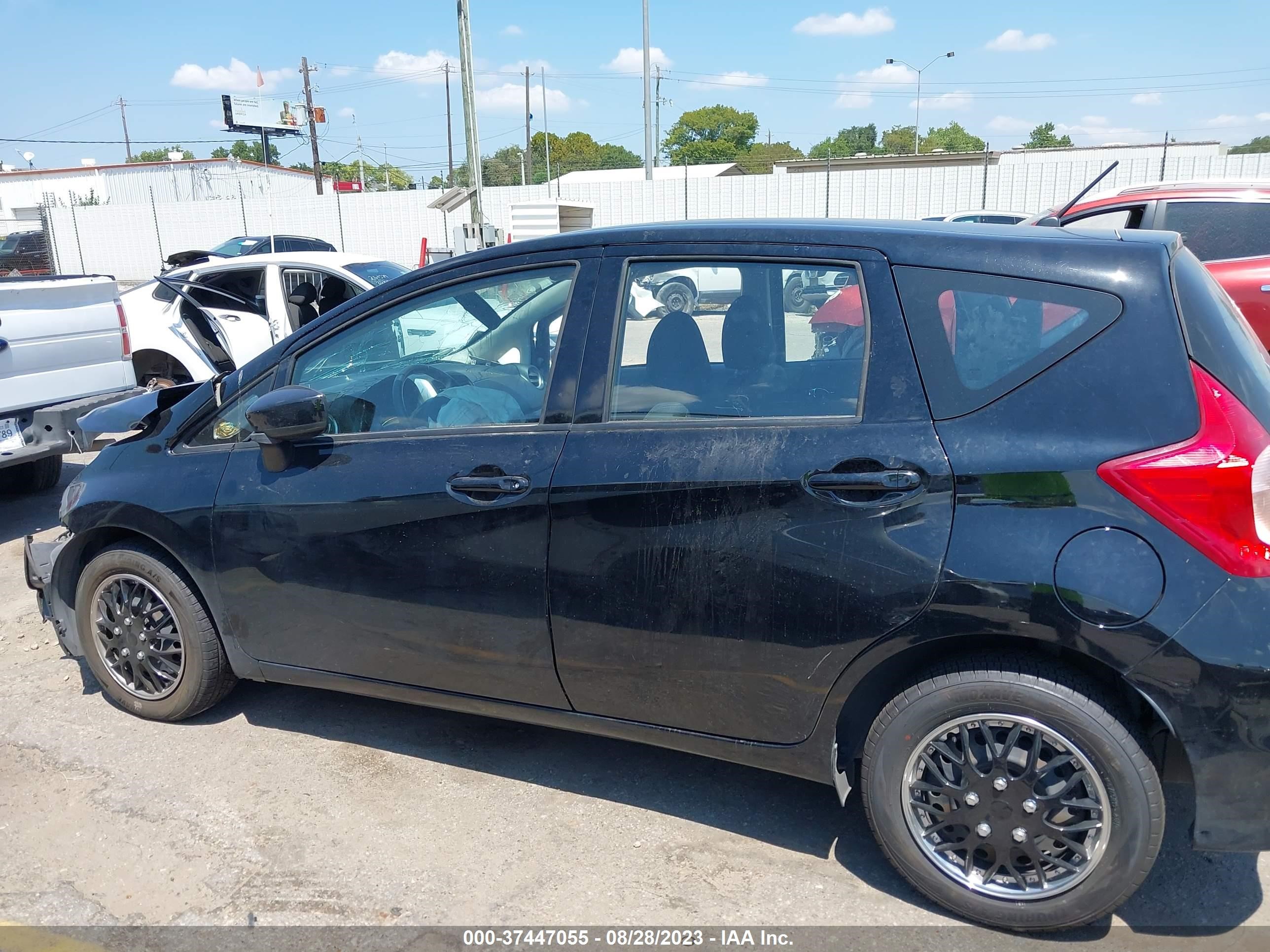 Photo 13 VIN: 3N1CE2CPXKL357519 - NISSAN VERSA 