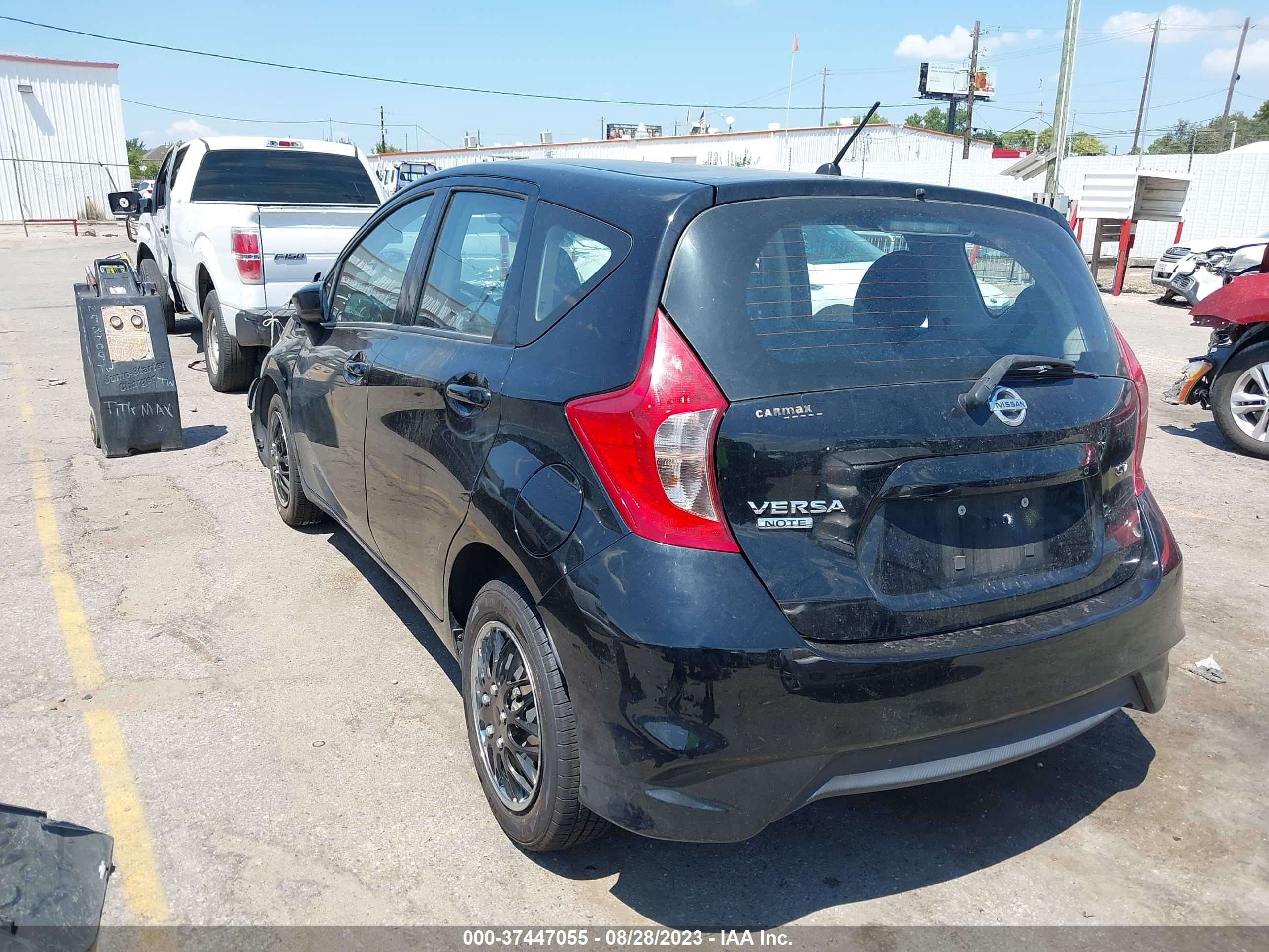 Photo 2 VIN: 3N1CE2CPXKL357519 - NISSAN VERSA 