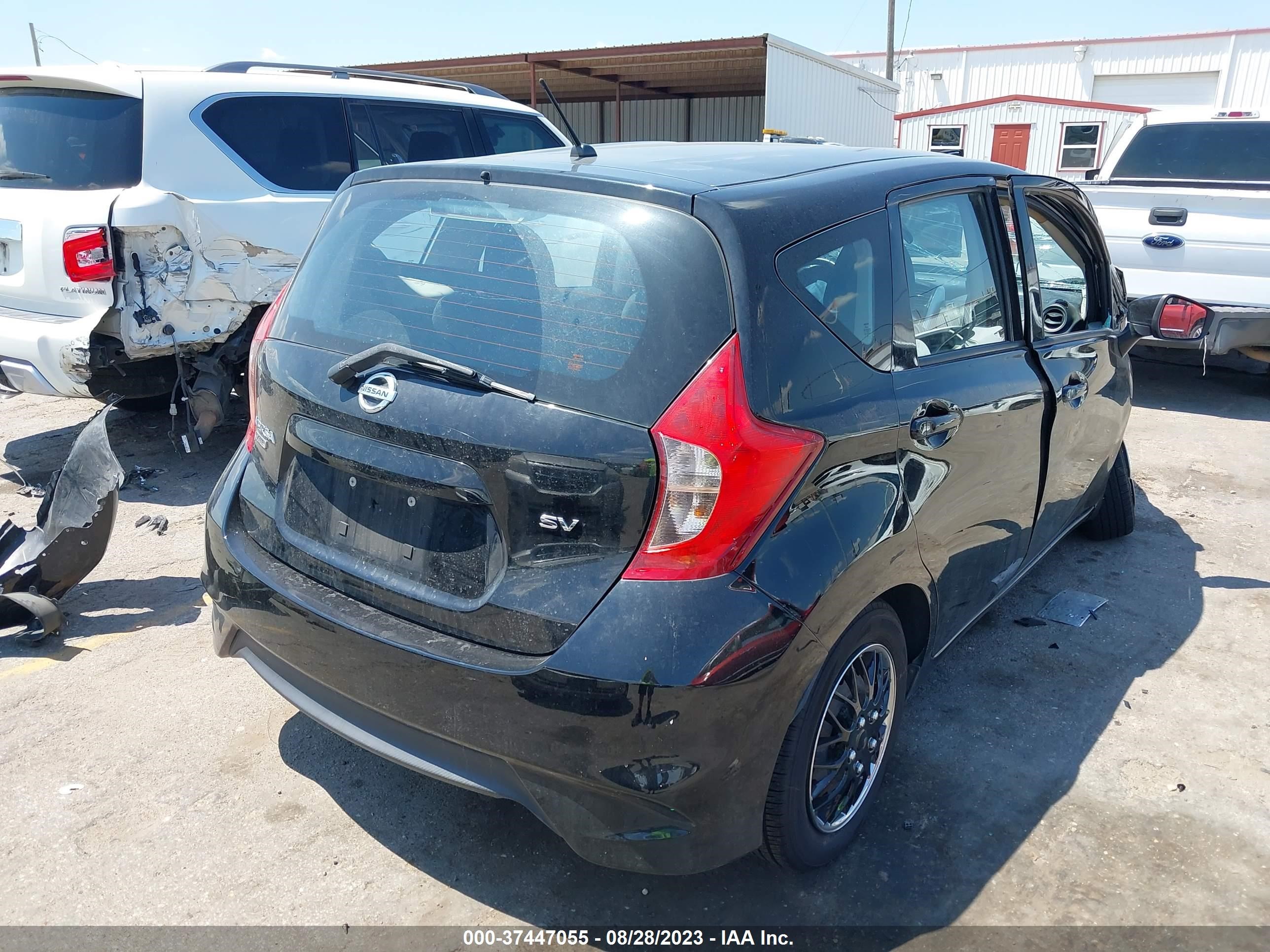 Photo 3 VIN: 3N1CE2CPXKL357519 - NISSAN VERSA 