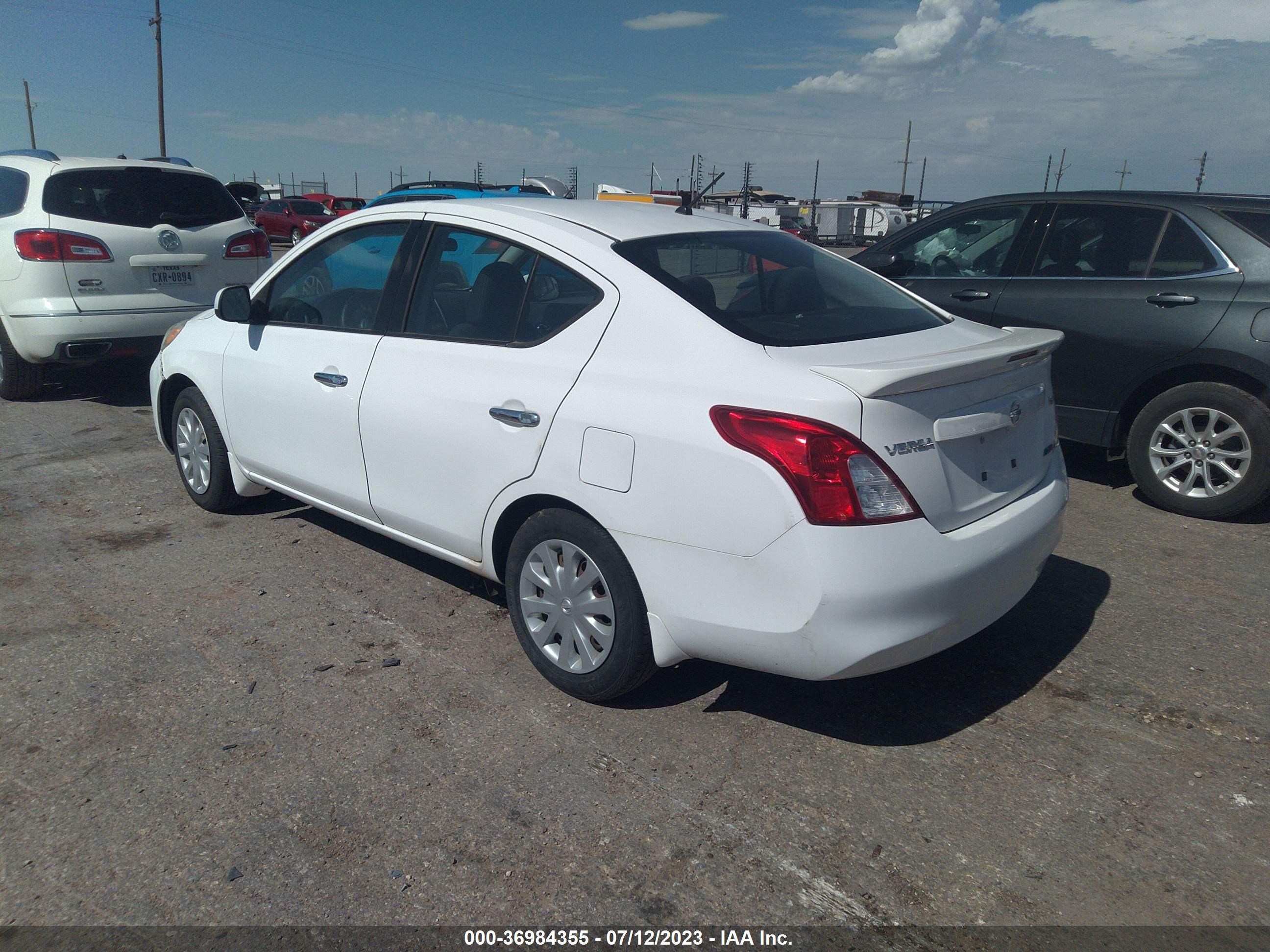 Photo 2 VIN: 3N1CN7AP0EL823348 - NISSAN VERSA 