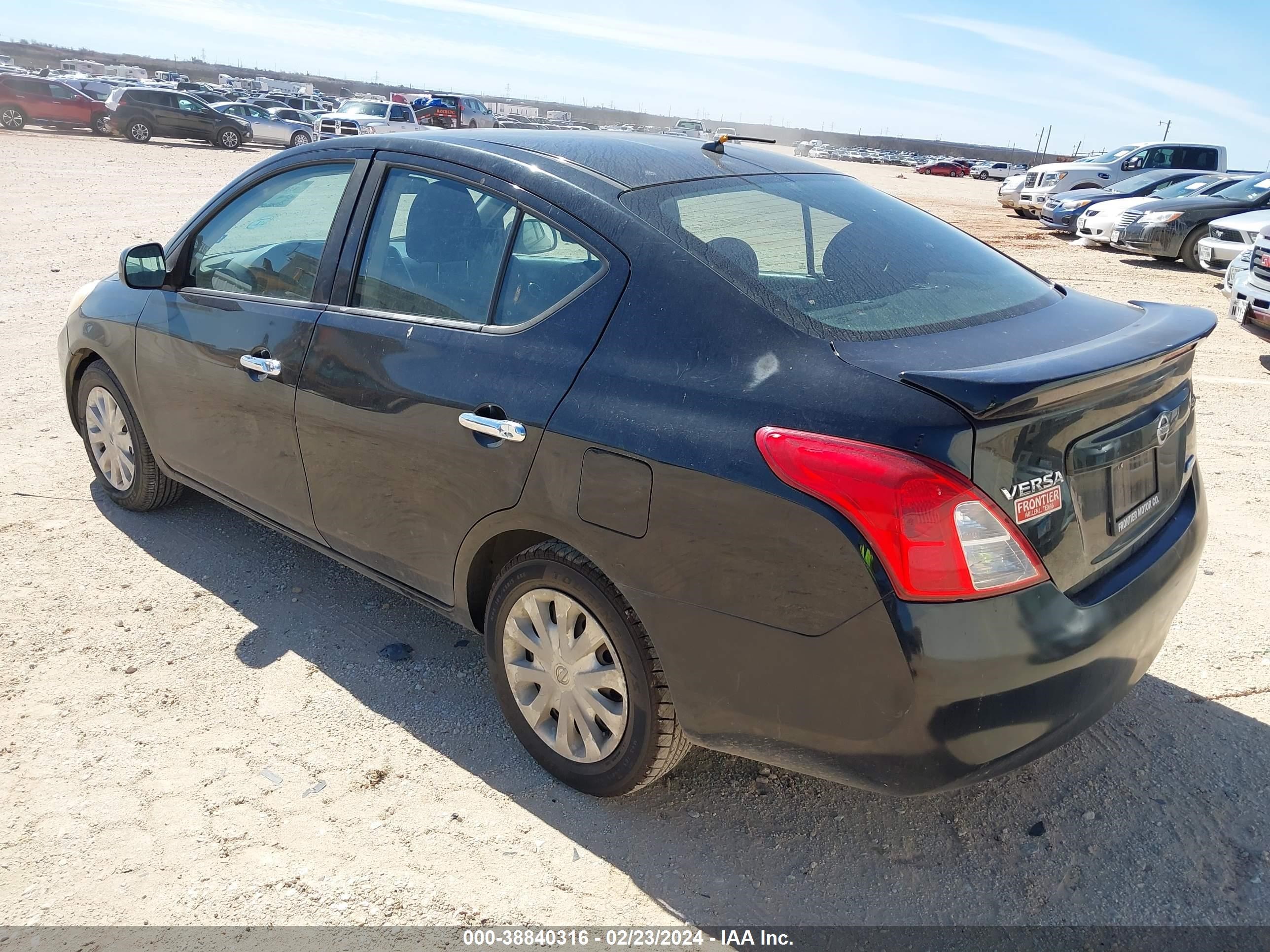 Photo 2 VIN: 3N1CN7AP0EL830865 - NISSAN VERSA 