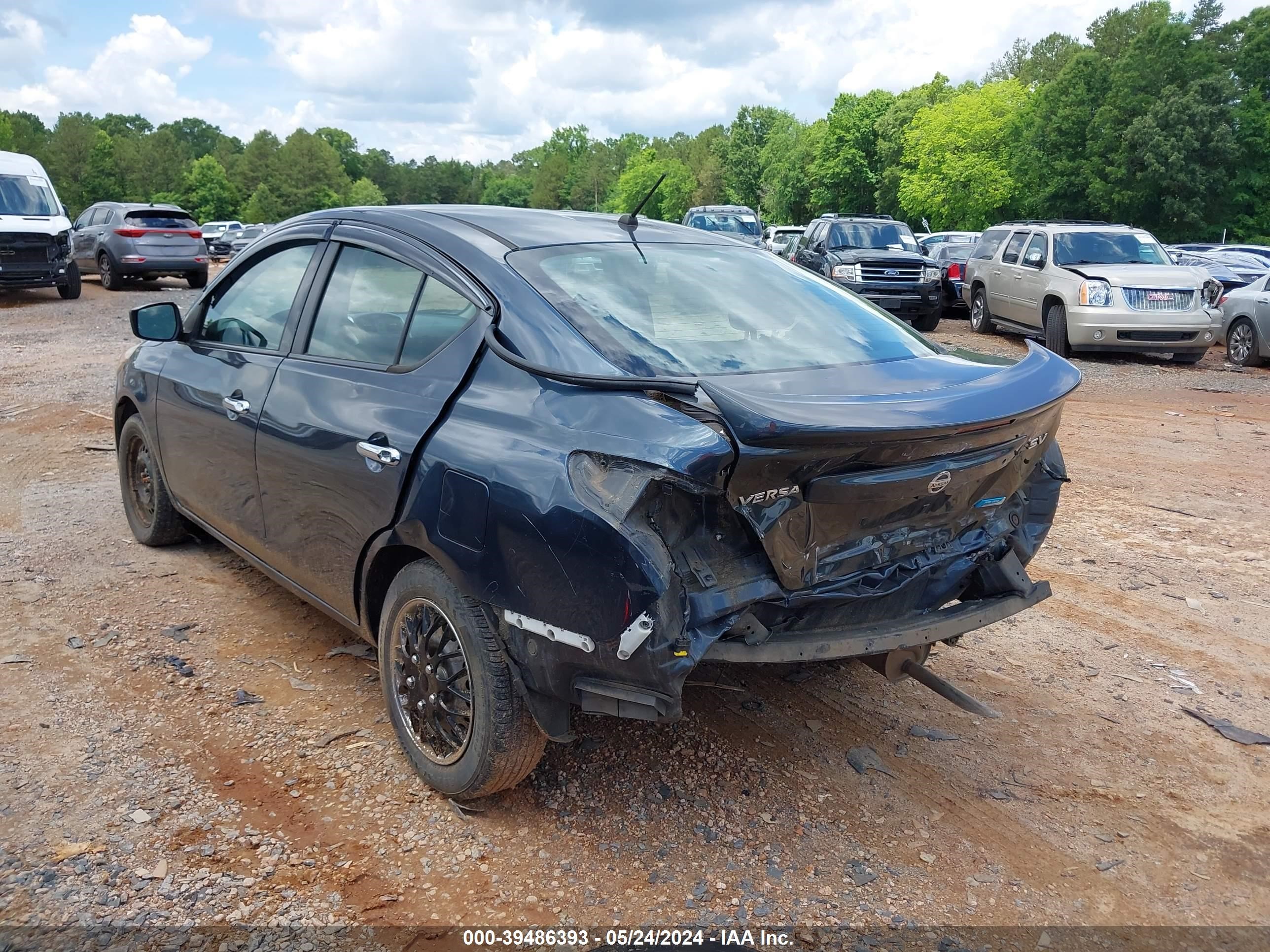 Photo 2 VIN: 3N1CN7AP0FL827711 - NISSAN VERSA 