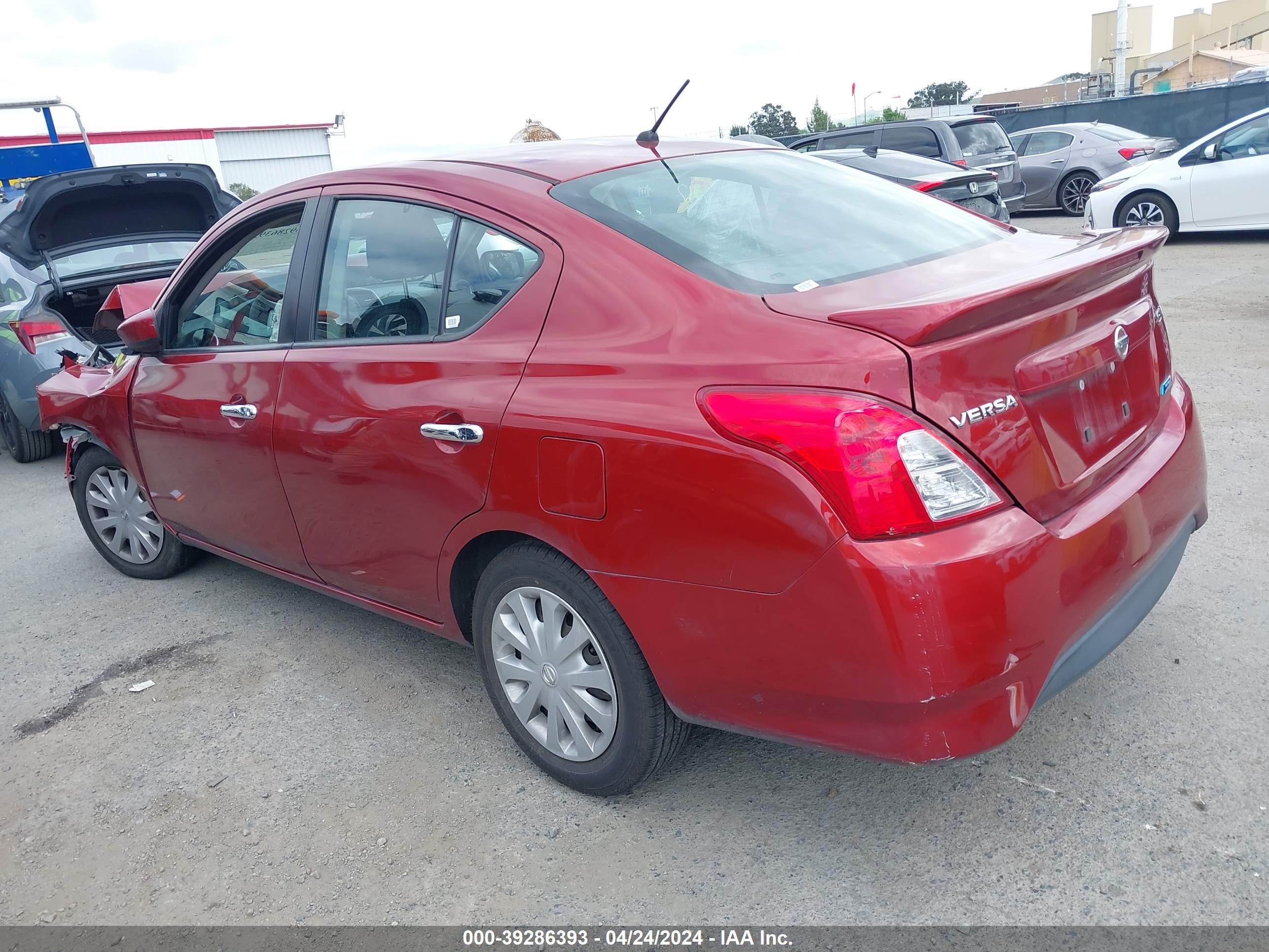 Photo 2 VIN: 3N1CN7AP0GL815947 - NISSAN VERSA 