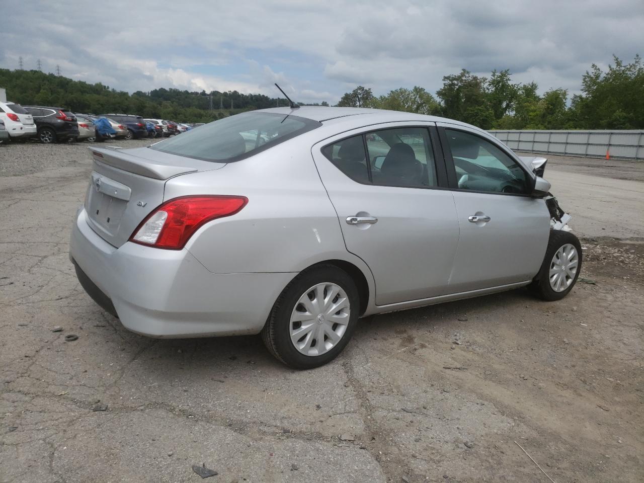 Photo 2 VIN: 3N1CN7AP0JK441594 - NISSAN VERSA 