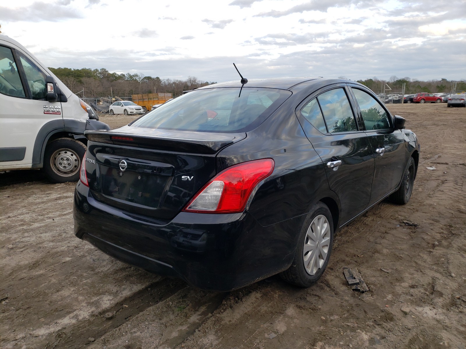 Photo 3 VIN: 3N1CN7AP0JL815051 - NISSAN VERSA S 