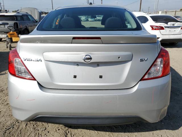 Photo 5 VIN: 3N1CN7AP0JL824493 - NISSAN VERSA S 