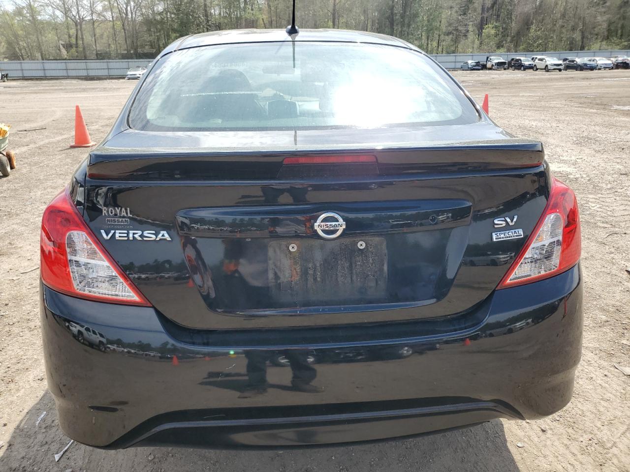 Photo 5 VIN: 3N1CN7AP0JL831881 - NISSAN VERSA 