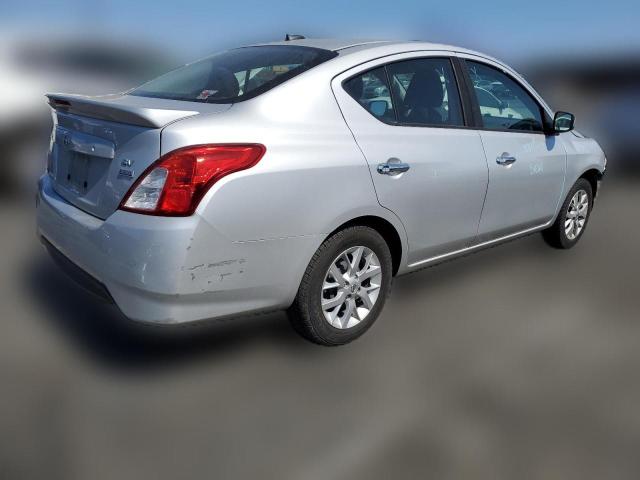 Photo 2 VIN: 3N1CN7AP0JL834733 - NISSAN VERSA 