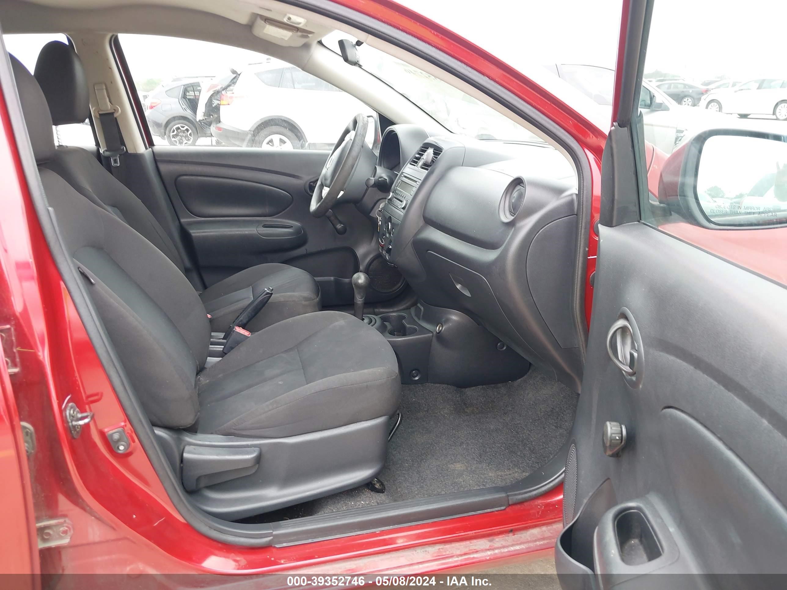 Photo 4 VIN: 3N1CN7AP0JL841083 - NISSAN VERSA 