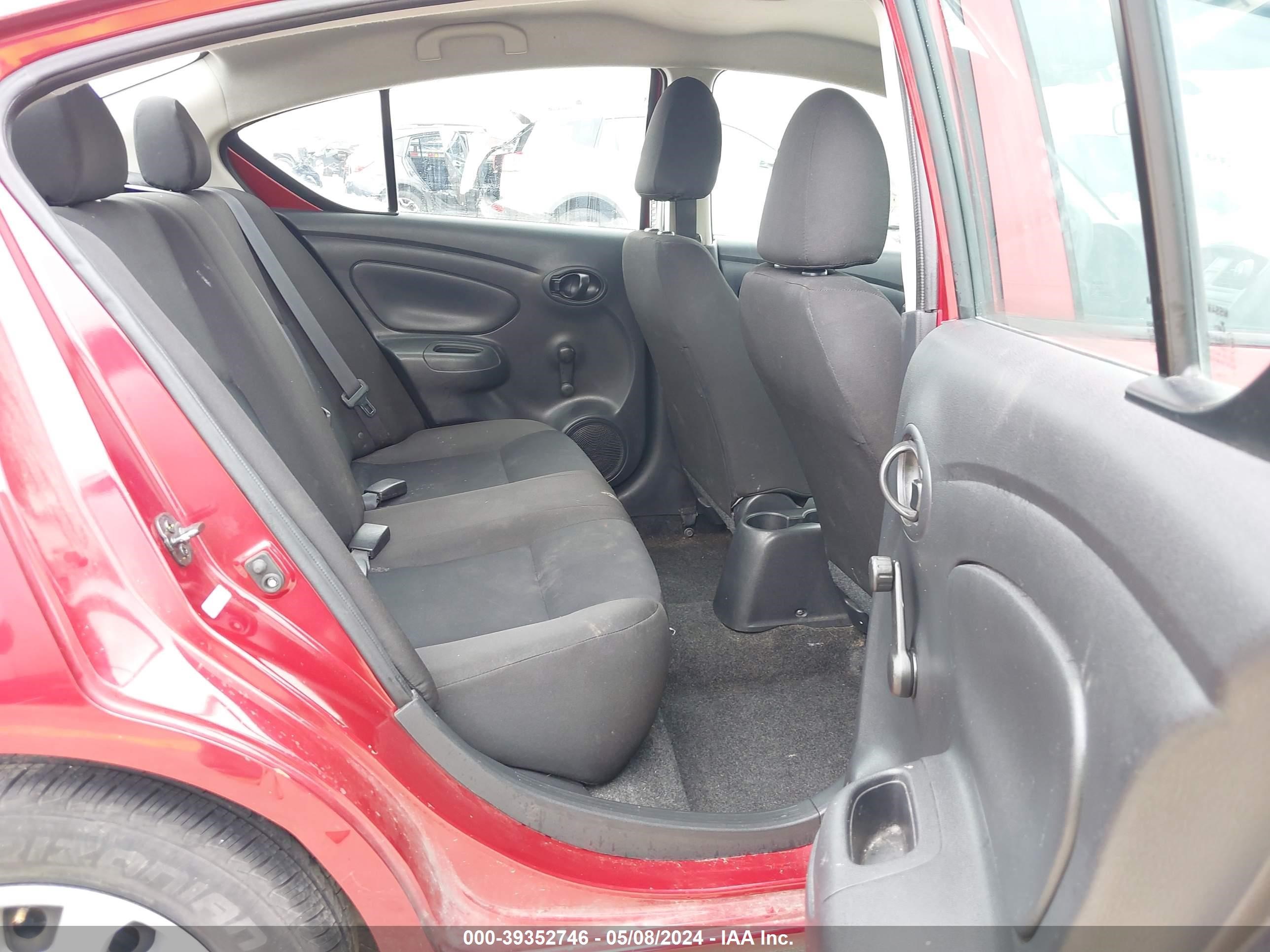 Photo 7 VIN: 3N1CN7AP0JL841083 - NISSAN VERSA 