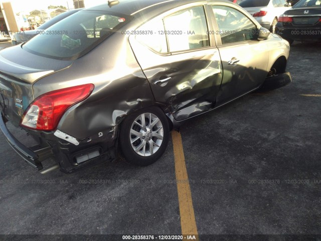 Photo 5 VIN: 3N1CN7AP0JL852066 - NISSAN VERSA SEDAN 