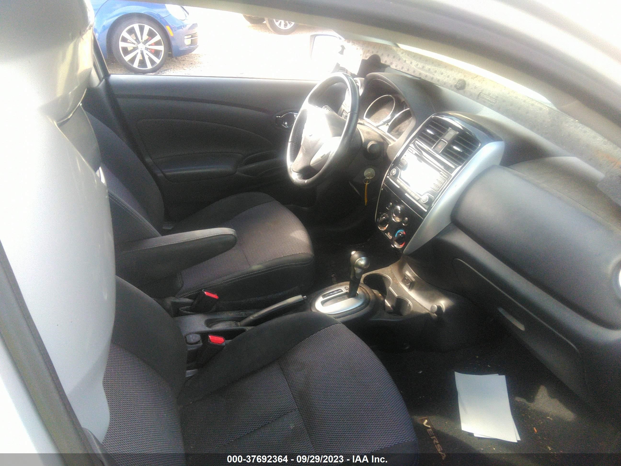 Photo 4 VIN: 3N1CN7AP0JL871457 - NISSAN VERSA 