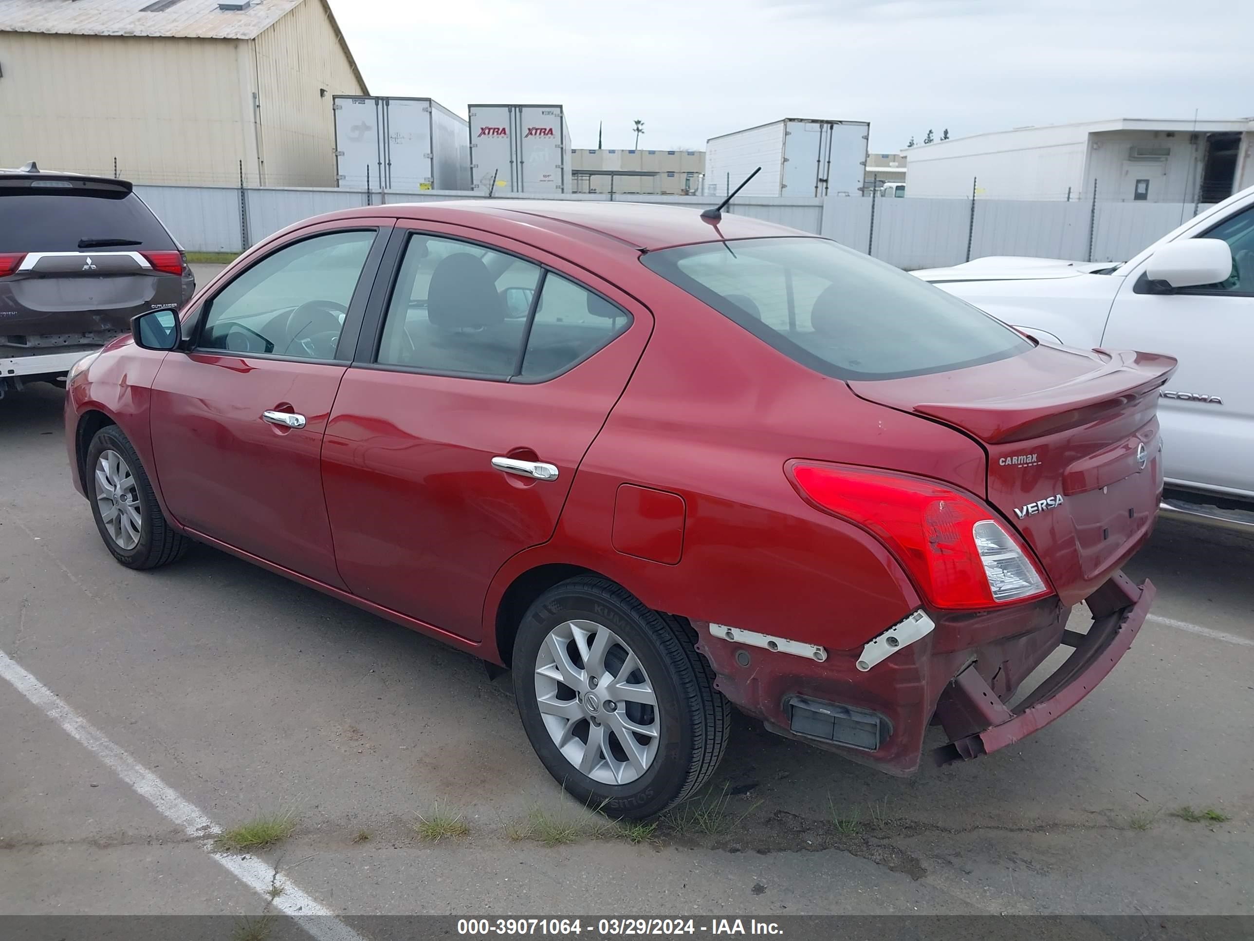 Photo 2 VIN: 3N1CN7AP0JL879154 - NISSAN VERSA 