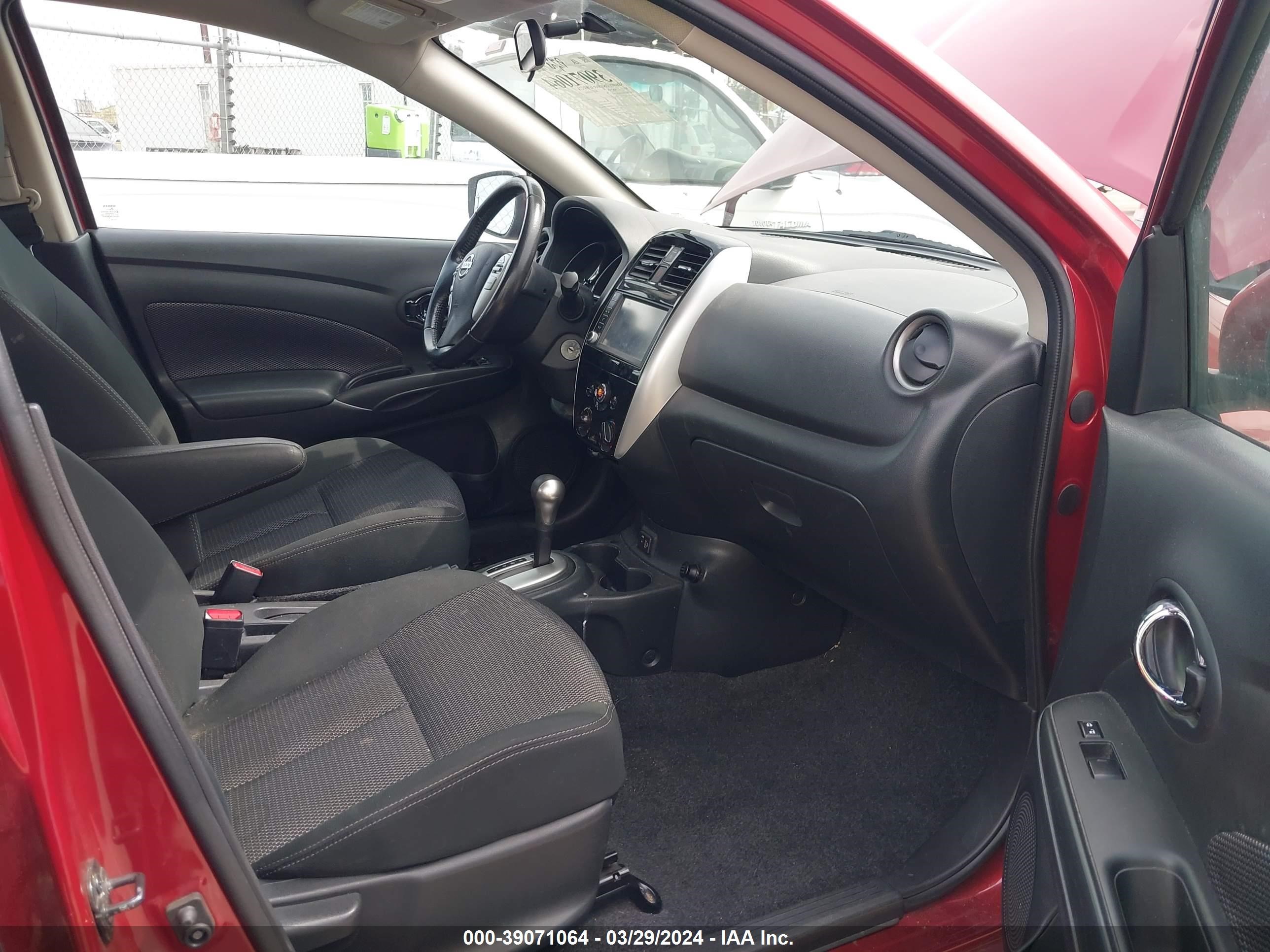 Photo 4 VIN: 3N1CN7AP0JL879154 - NISSAN VERSA 