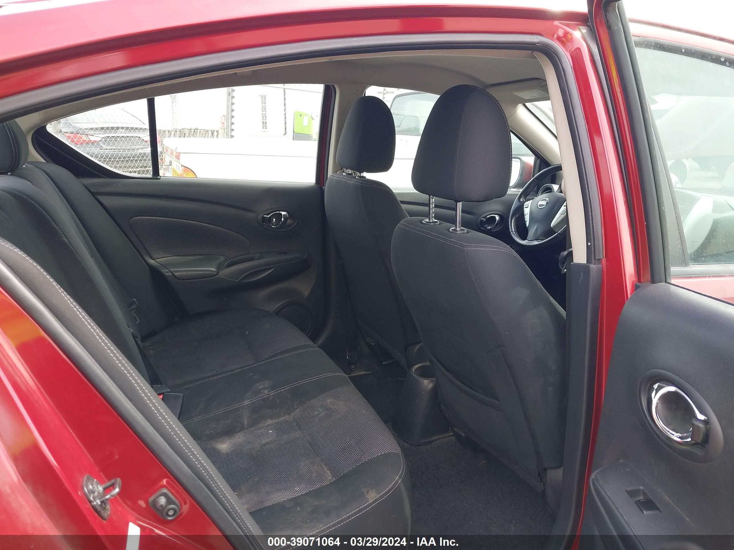 Photo 7 VIN: 3N1CN7AP0JL879154 - NISSAN VERSA 