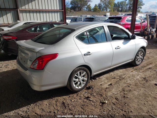 Photo 3 VIN: 3N1CN7AP0JL880093 - NISSAN VERSA 