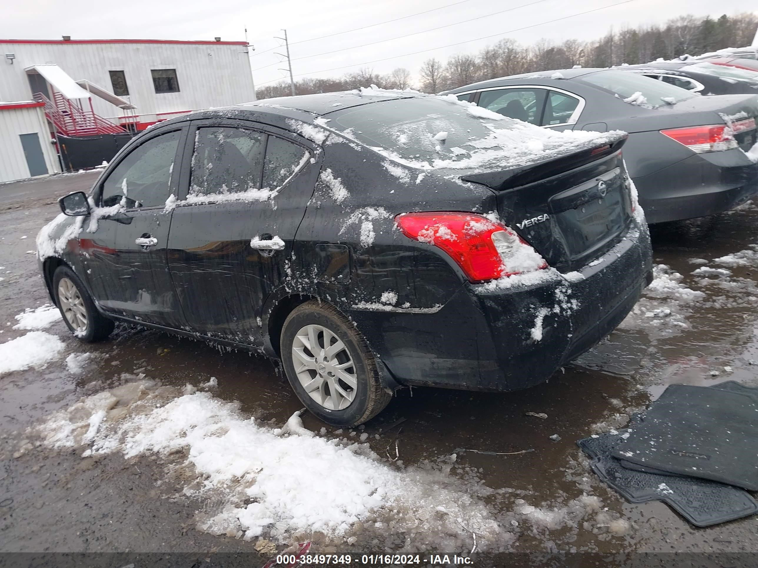 Photo 2 VIN: 3N1CN7AP0KL817724 - NISSAN VERSA 