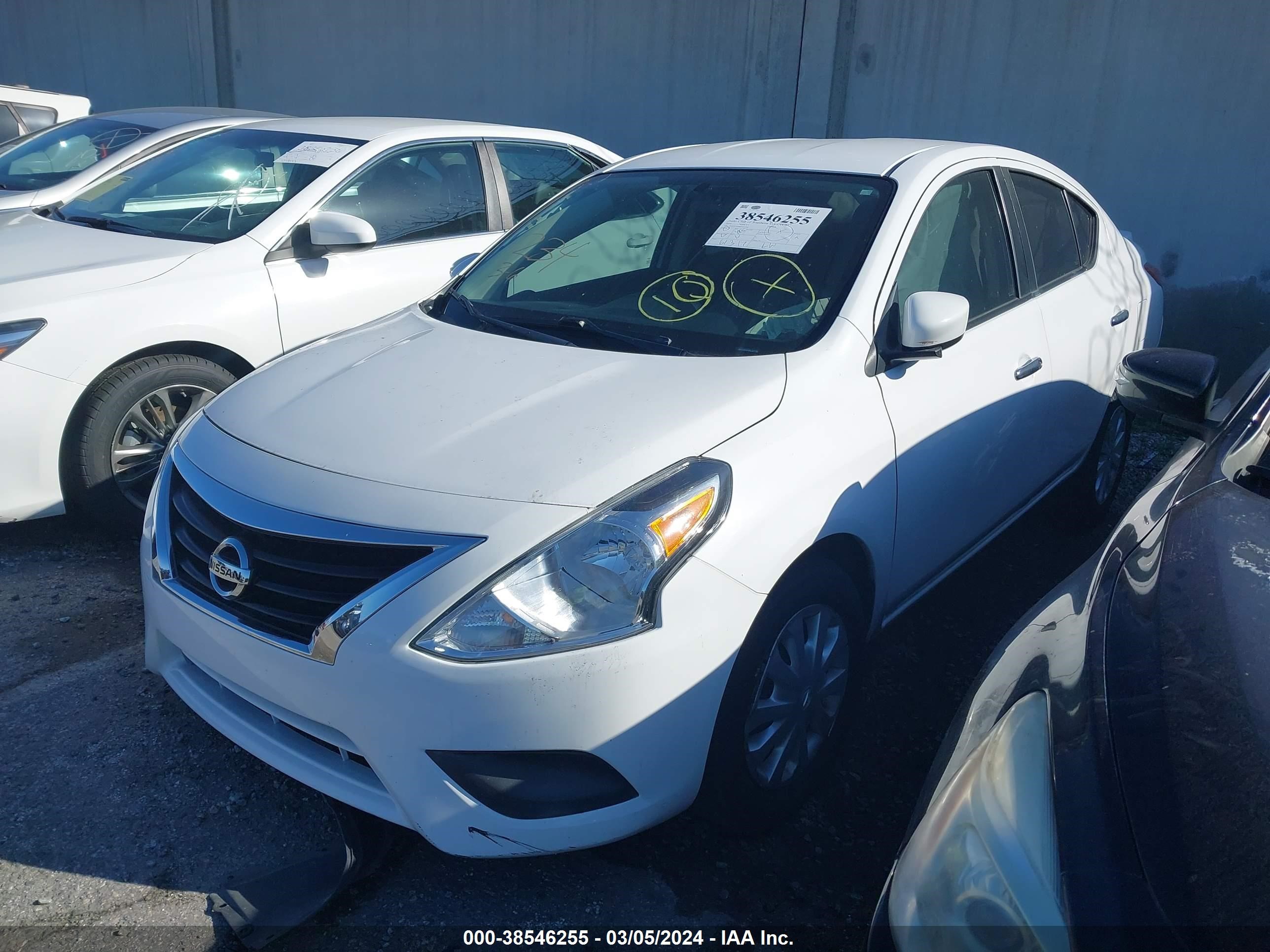 Photo 1 VIN: 3N1CN7AP0KL821160 - NISSAN VERSA 