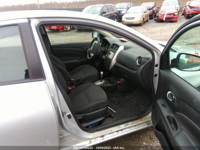 Photo 4 VIN: 3N1CN7AP0KL821434 - NISSAN VERSA 