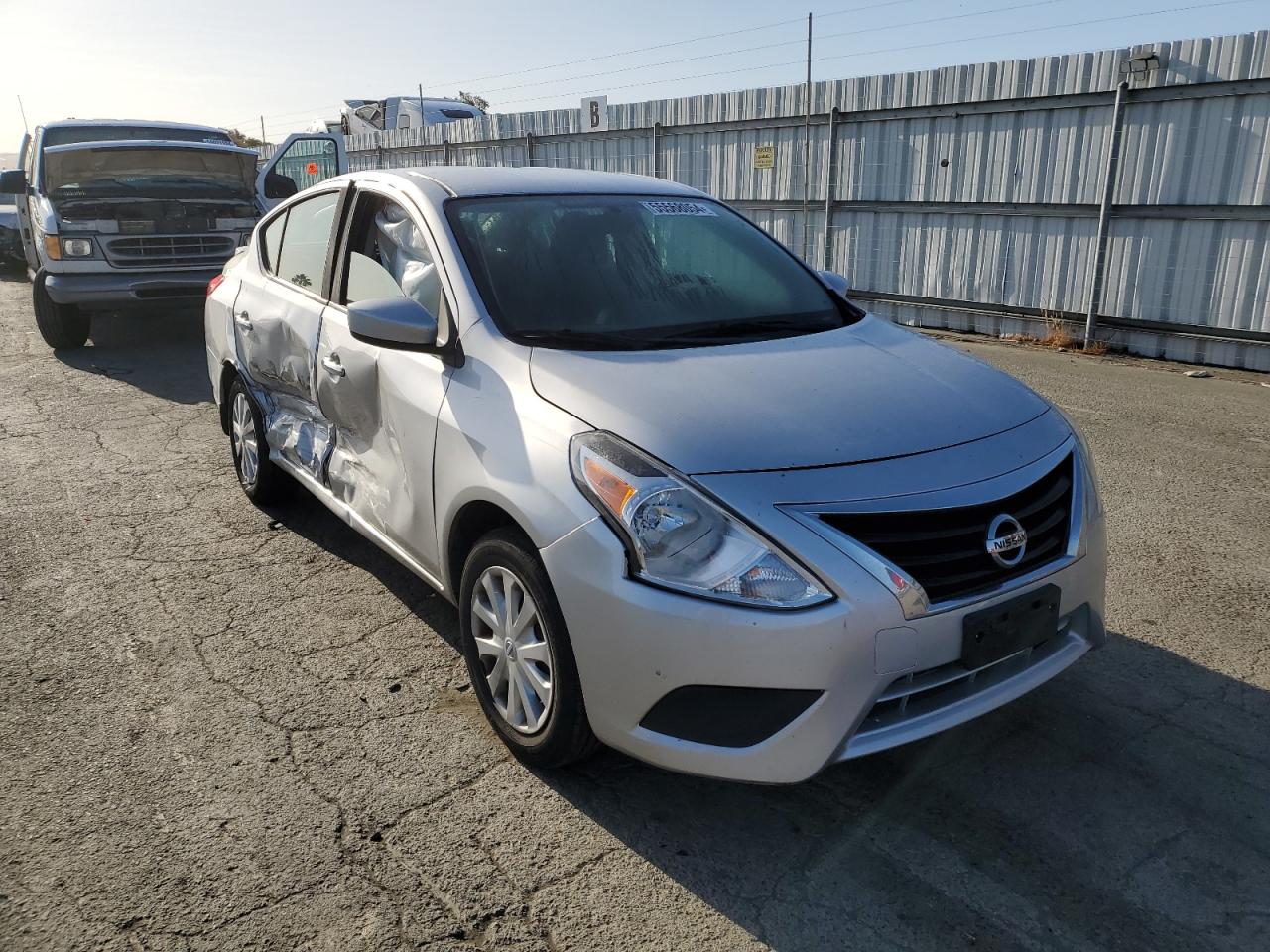 Photo 3 VIN: 3N1CN7AP0KL829596 - NISSAN VERSA 