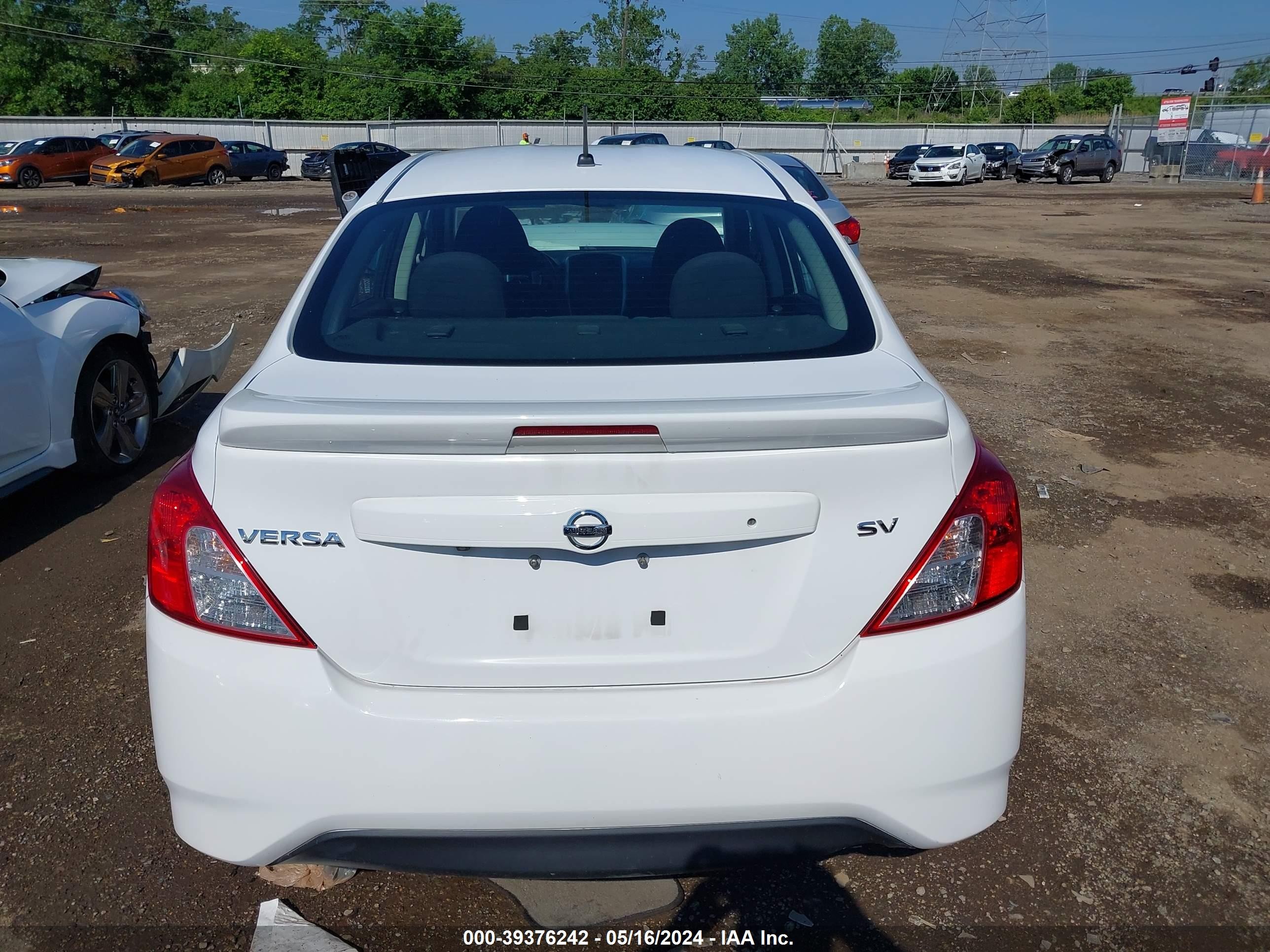 Photo 15 VIN: 3N1CN7AP0KL834085 - NISSAN VERSA 