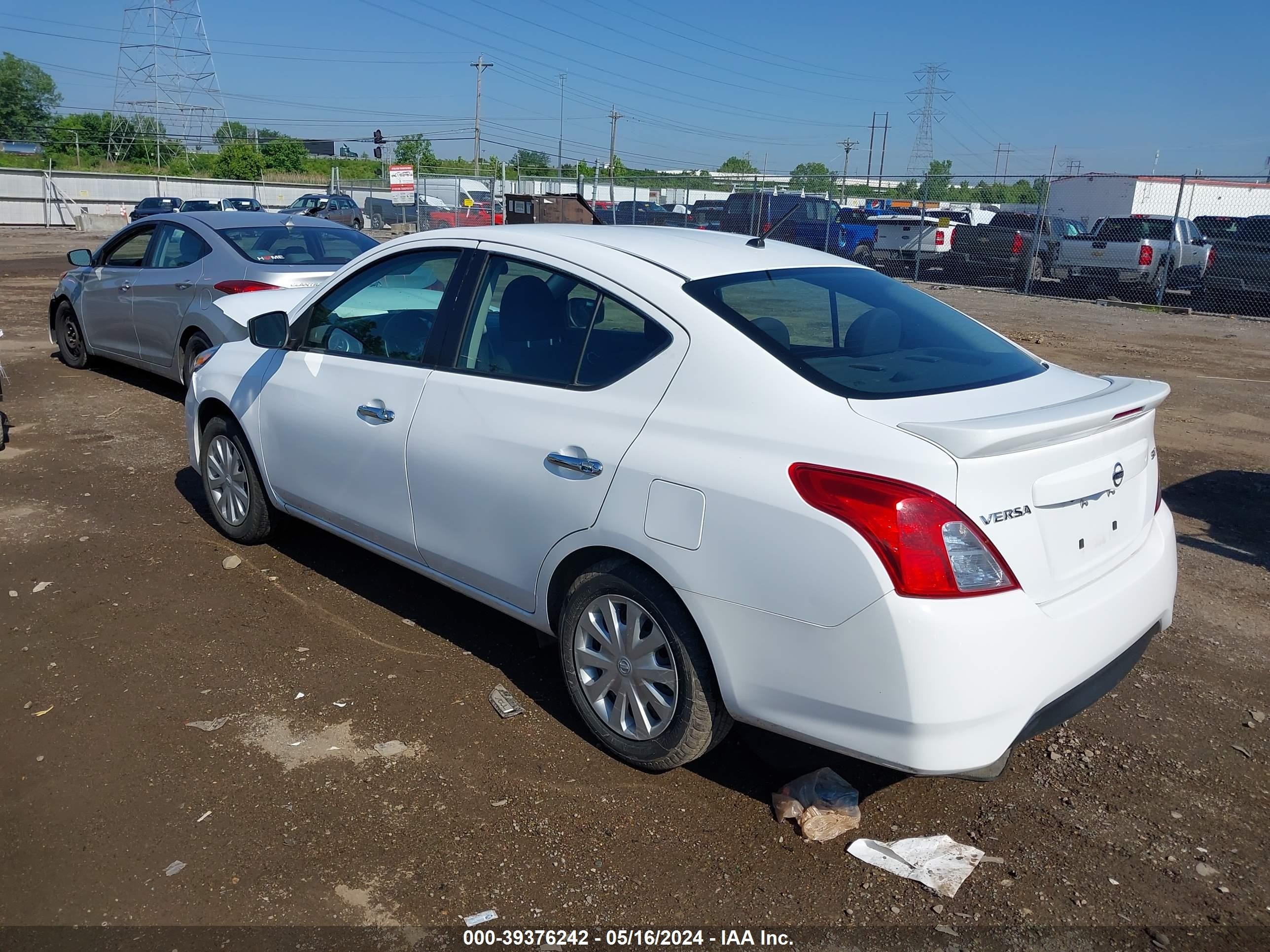 Photo 2 VIN: 3N1CN7AP0KL834085 - NISSAN VERSA 