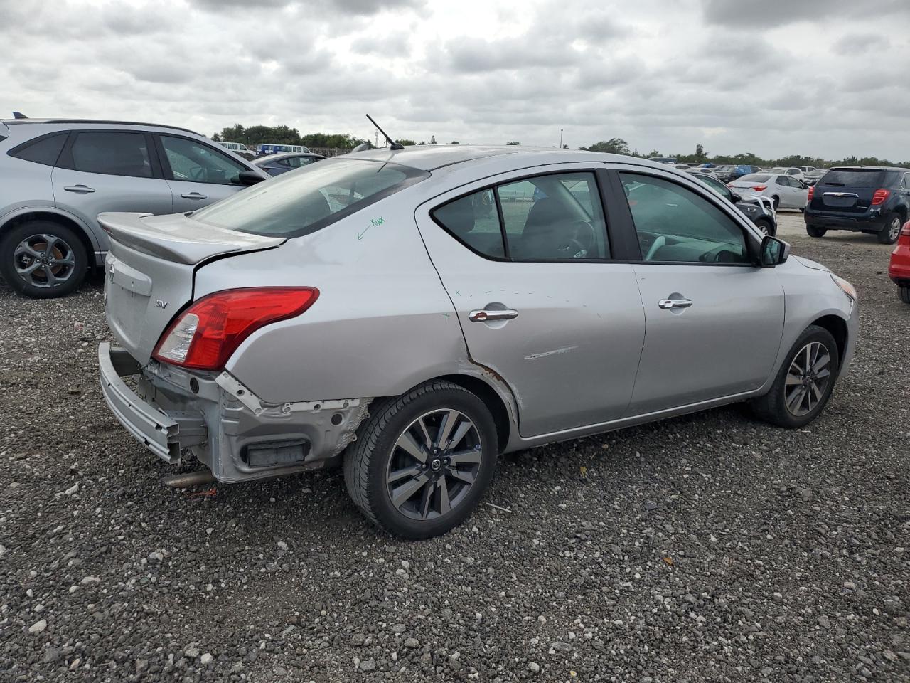 Photo 2 VIN: 3N1CN7AP0KL842770 - NISSAN VERSA 