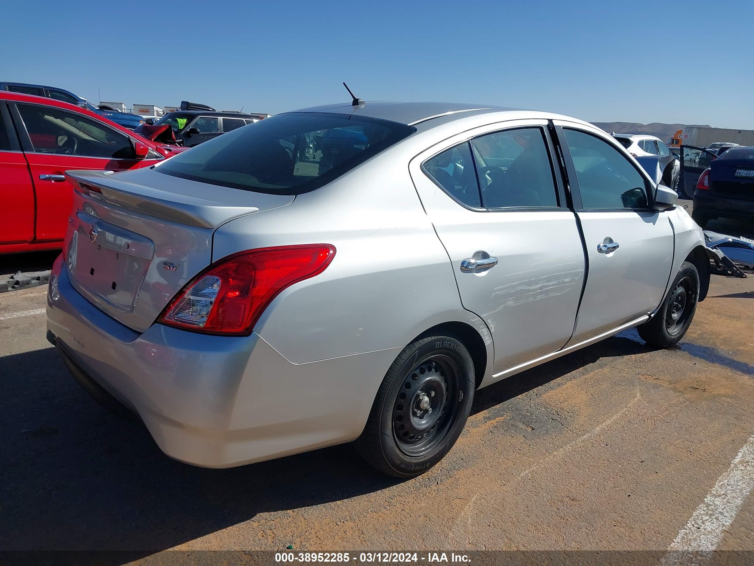 Photo 3 VIN: 3N1CN7AP0KL869242 - NISSAN VERSA 