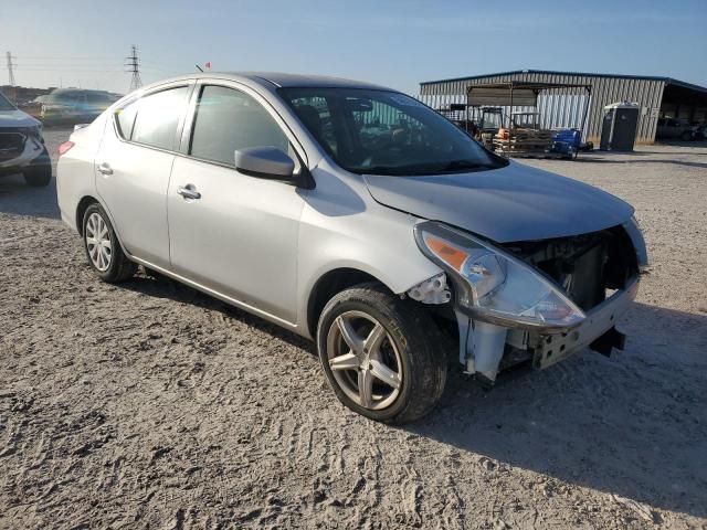 Photo 3 VIN: 3N1CN7AP0KL870469 - NISSAN VERSA S 