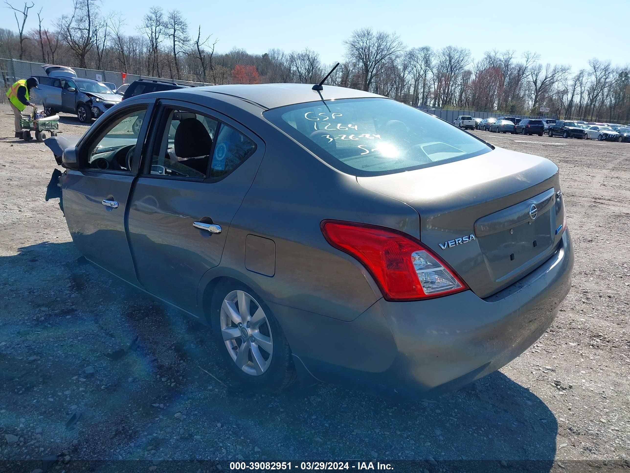 Photo 2 VIN: 3N1CN7AP1CL941664 - NISSAN VERSA 