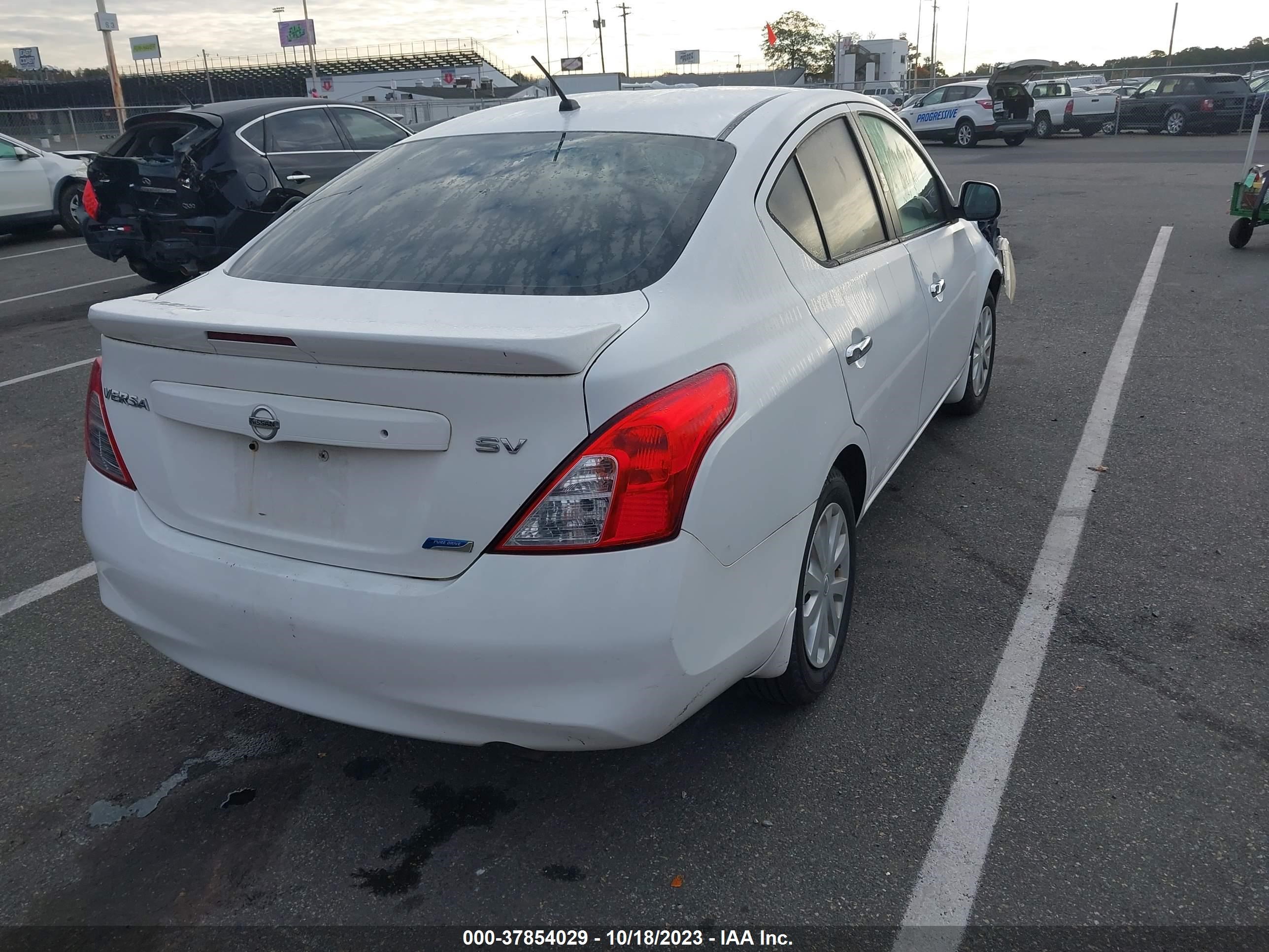 Photo 3 VIN: 3N1CN7AP1DL895576 - NISSAN VERSA 