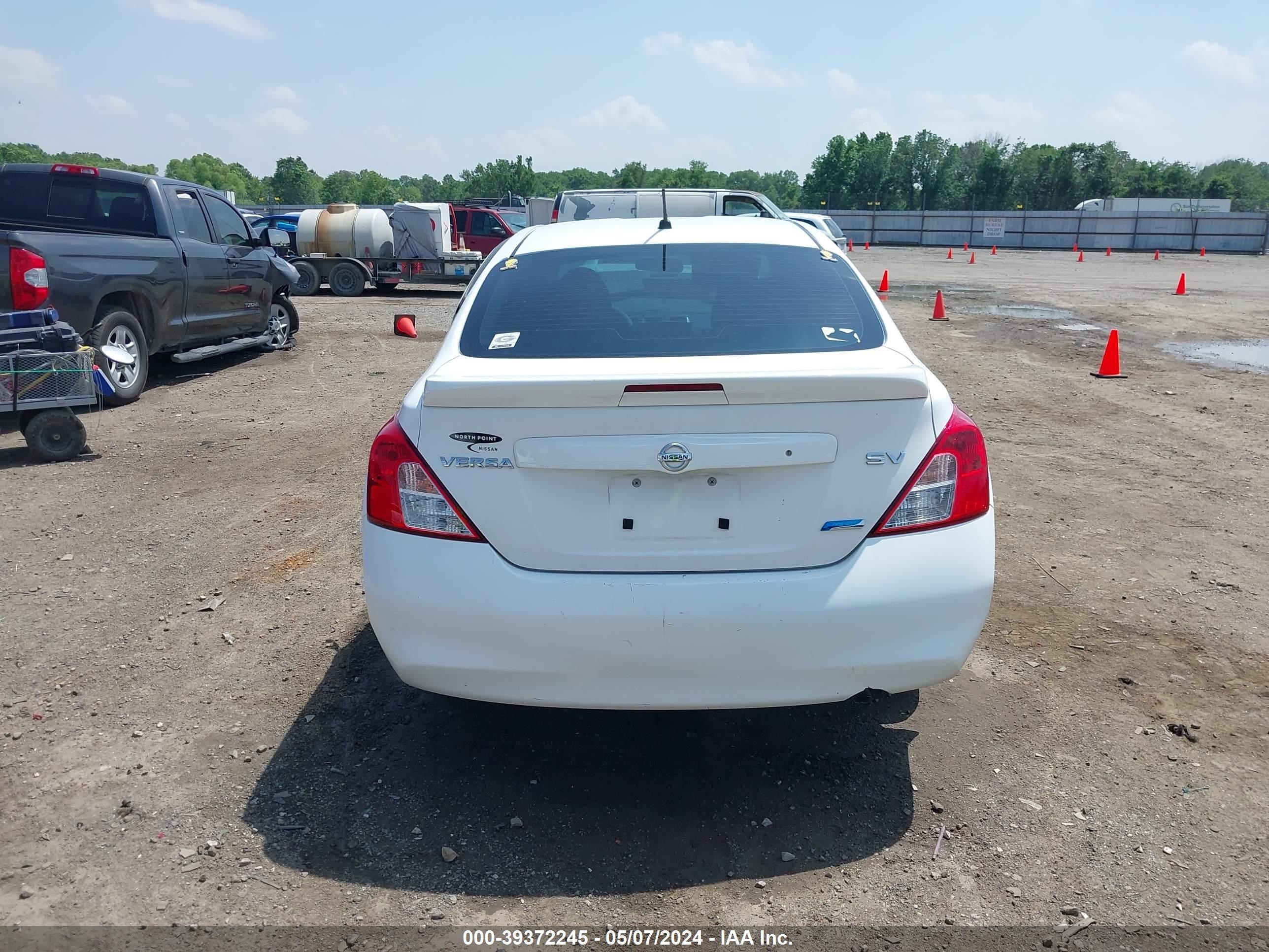 Photo 15 VIN: 3N1CN7AP1EL808101 - NISSAN VERSA 