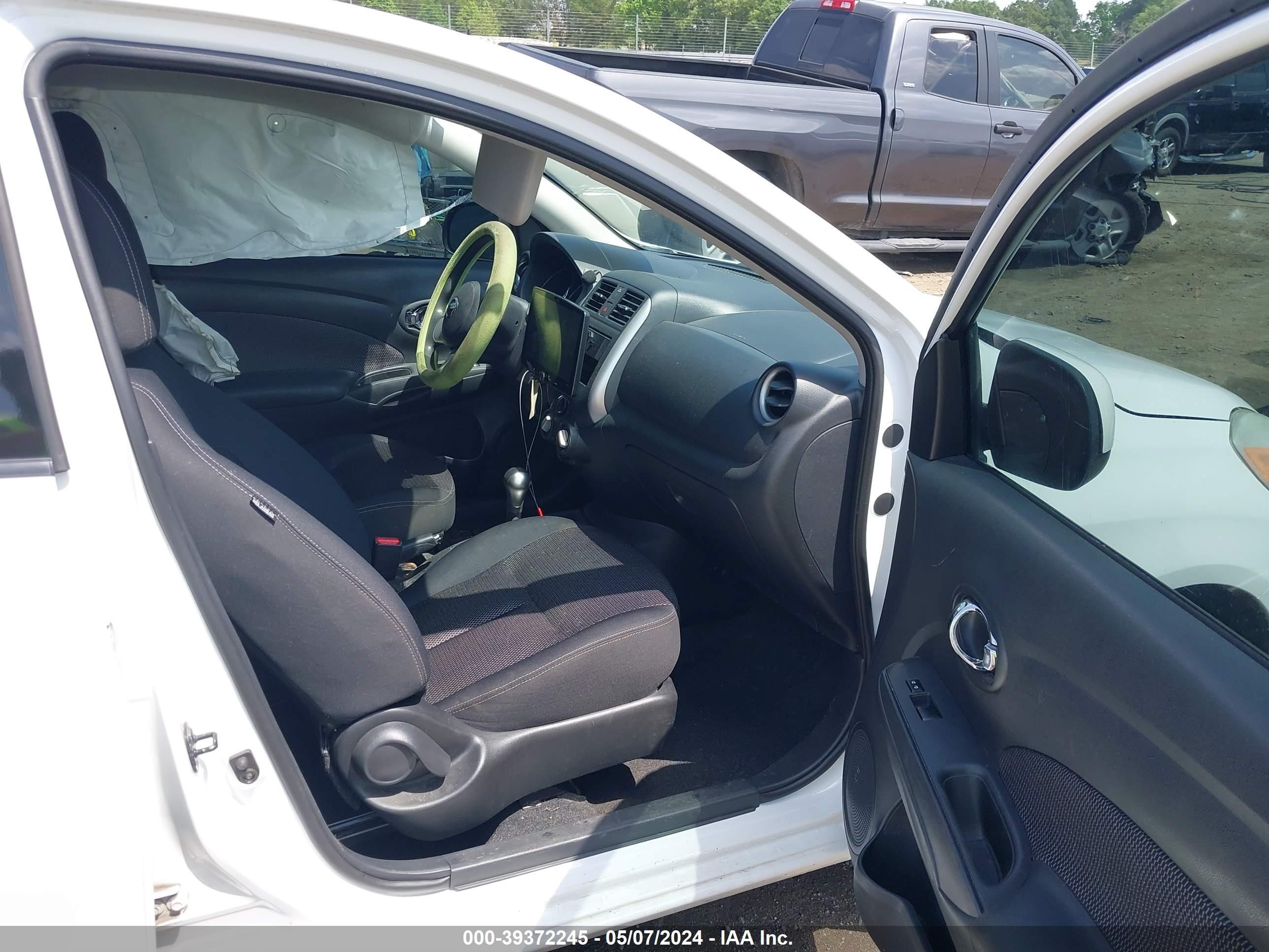 Photo 4 VIN: 3N1CN7AP1EL808101 - NISSAN VERSA 