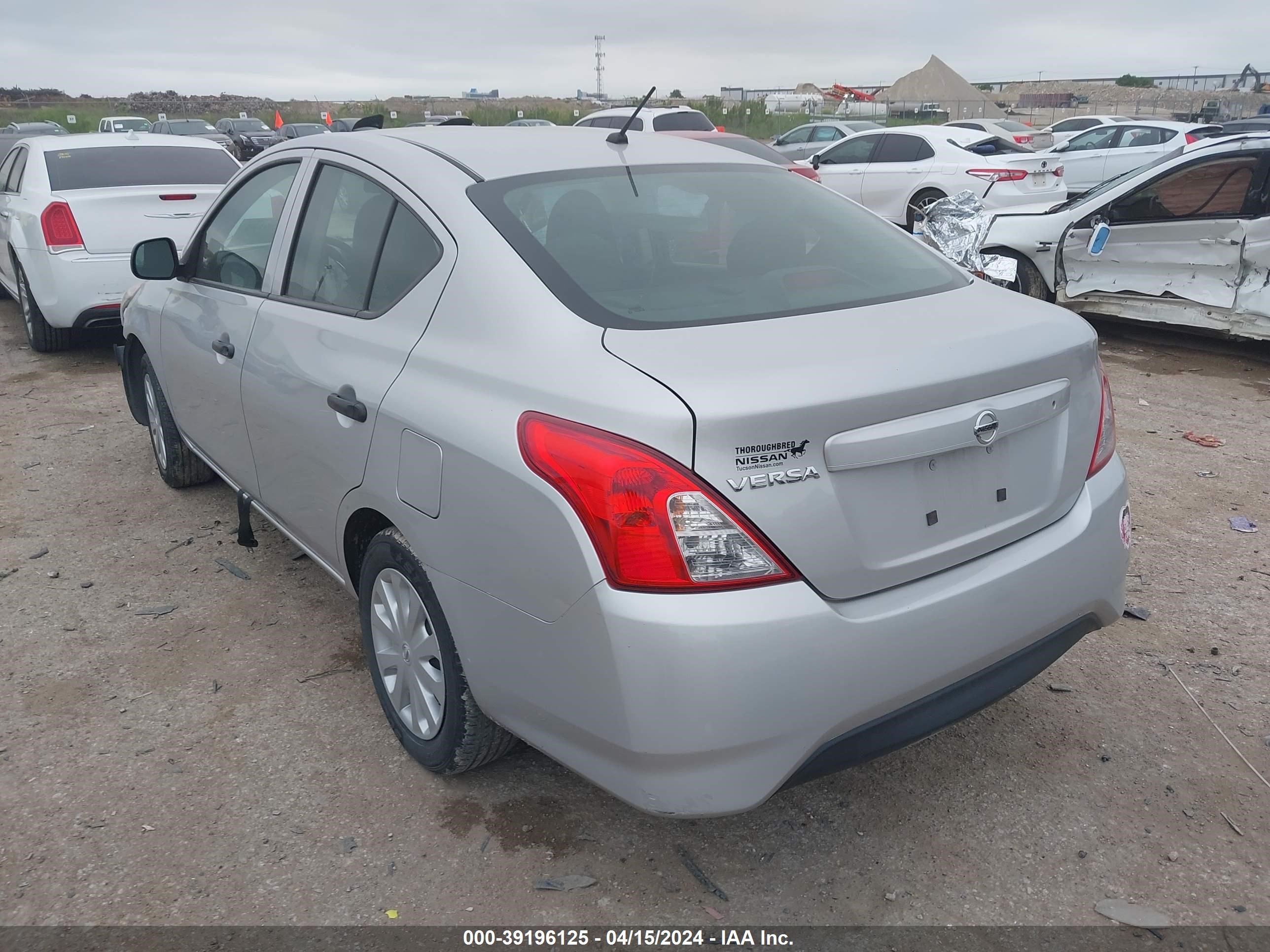 Photo 2 VIN: 3N1CN7AP1FL923105 - NISSAN VERSA 