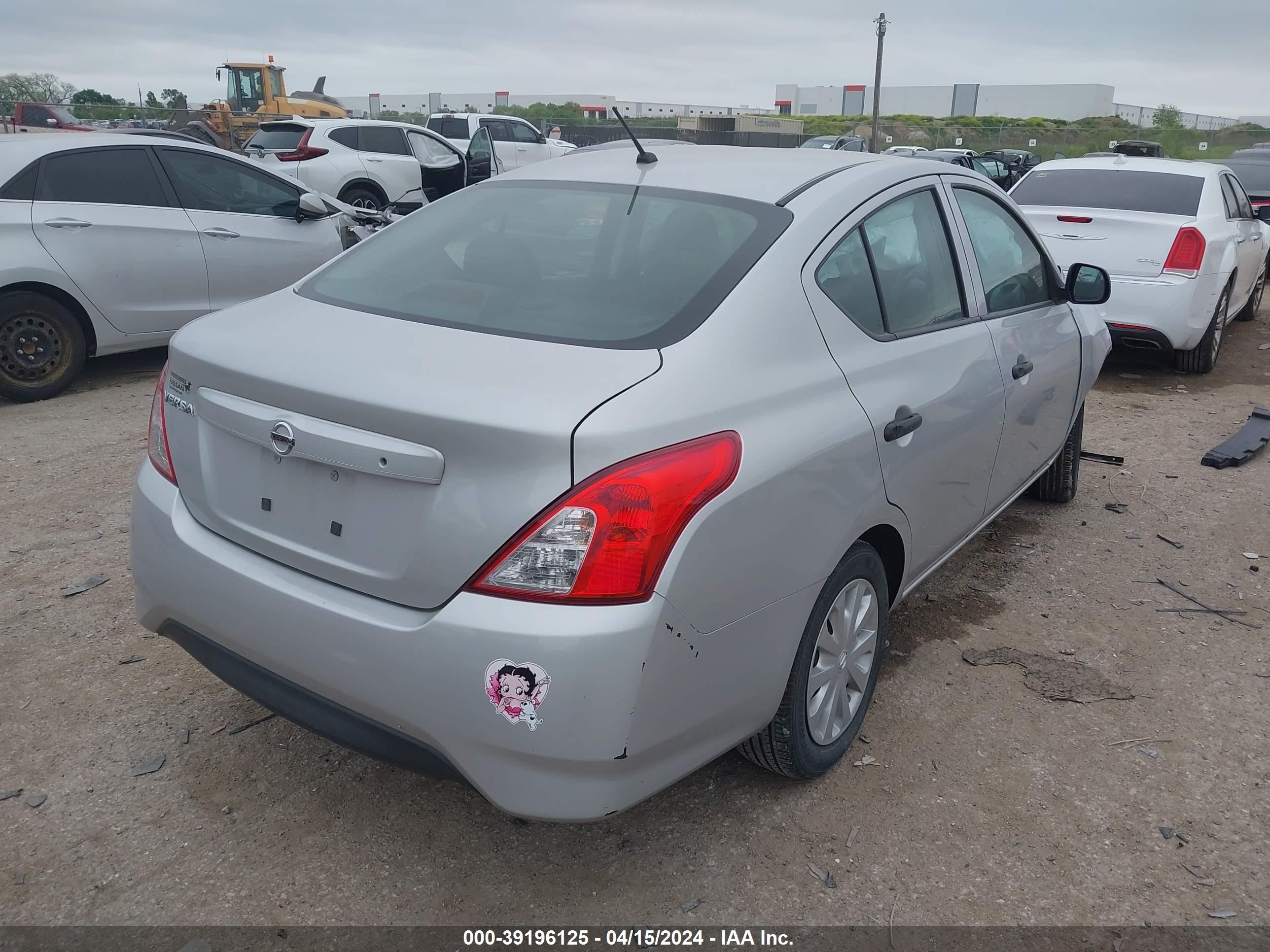 Photo 3 VIN: 3N1CN7AP1FL923105 - NISSAN VERSA 