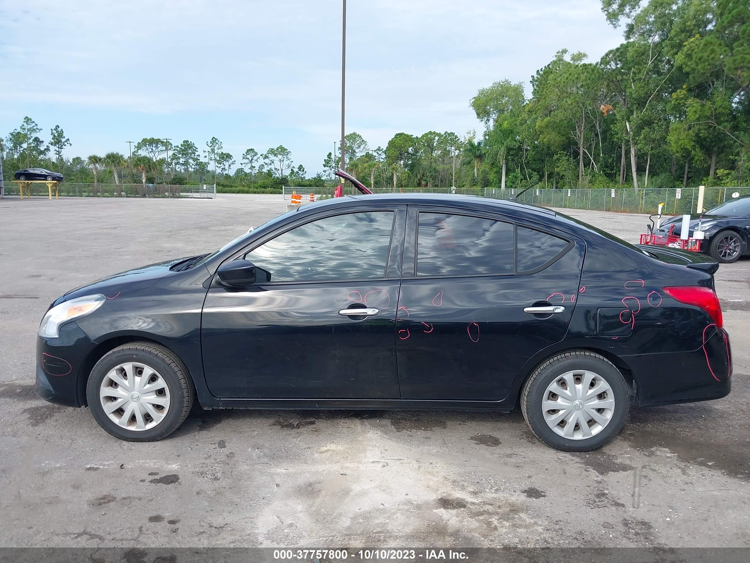 Photo 13 VIN: 3N1CN7AP1GL823670 - NISSAN VERSA 