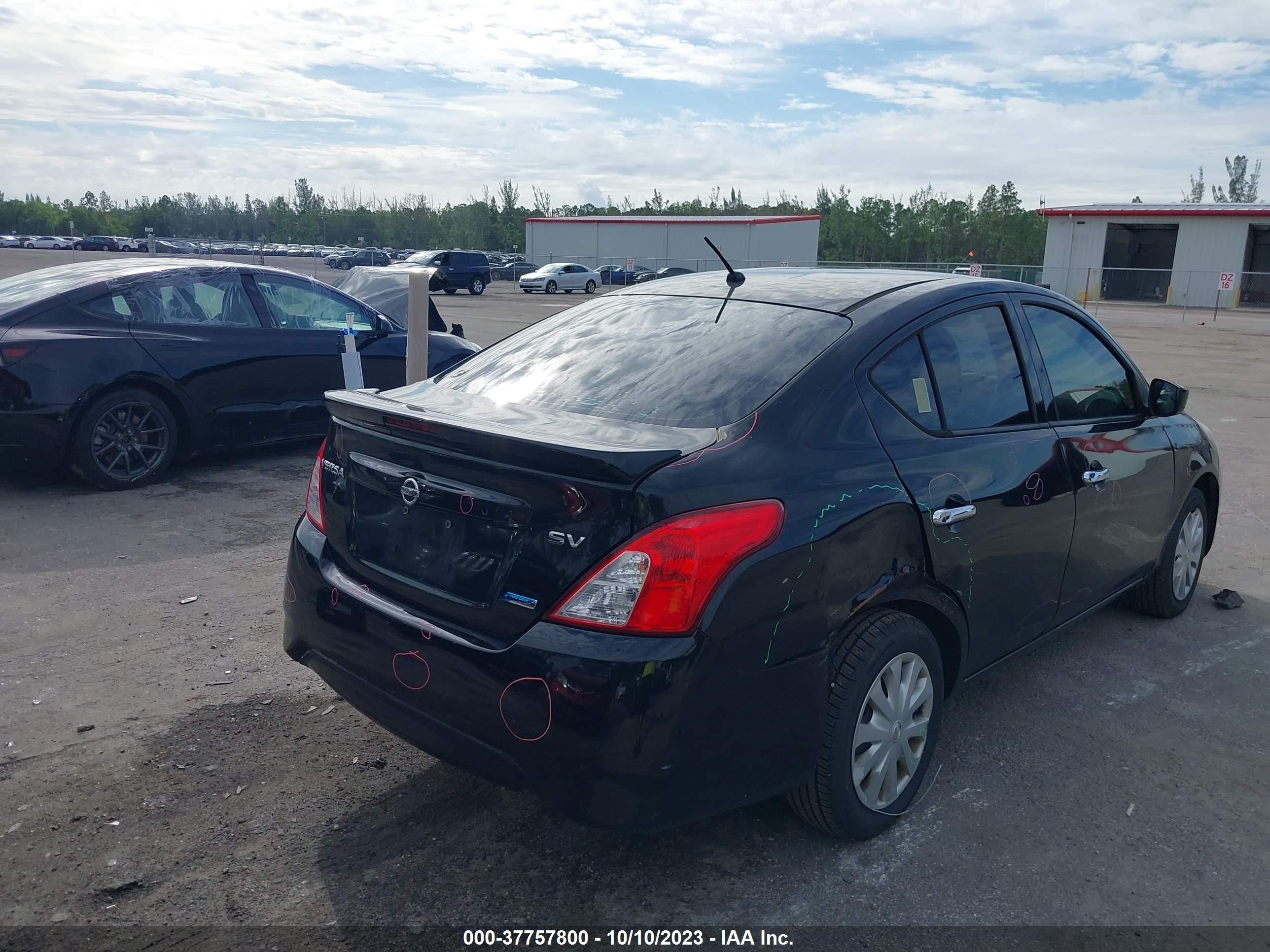 Photo 3 VIN: 3N1CN7AP1GL823670 - NISSAN VERSA 