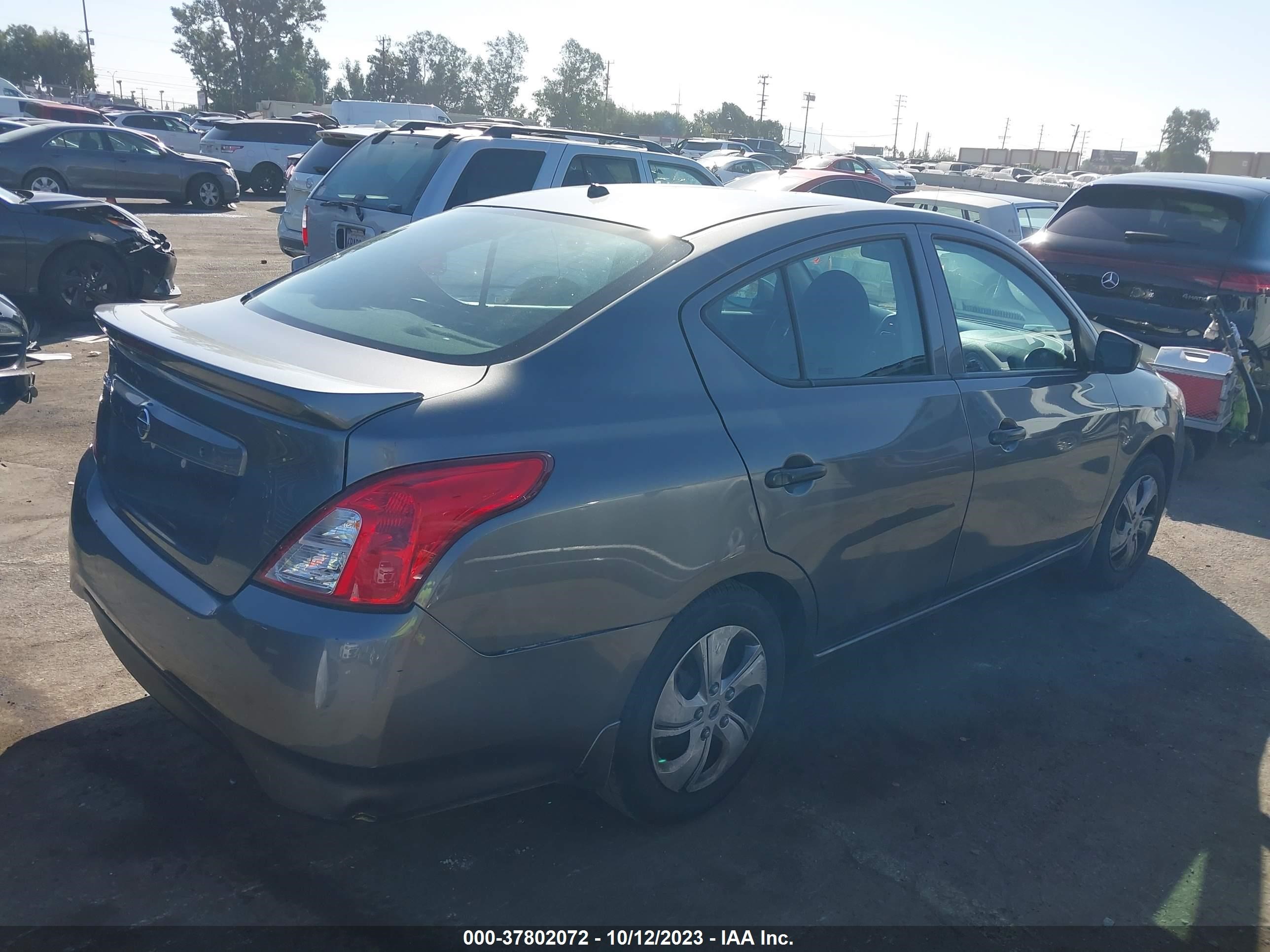 Photo 3 VIN: 3N1CN7AP1GL856068 - NISSAN VERSA 