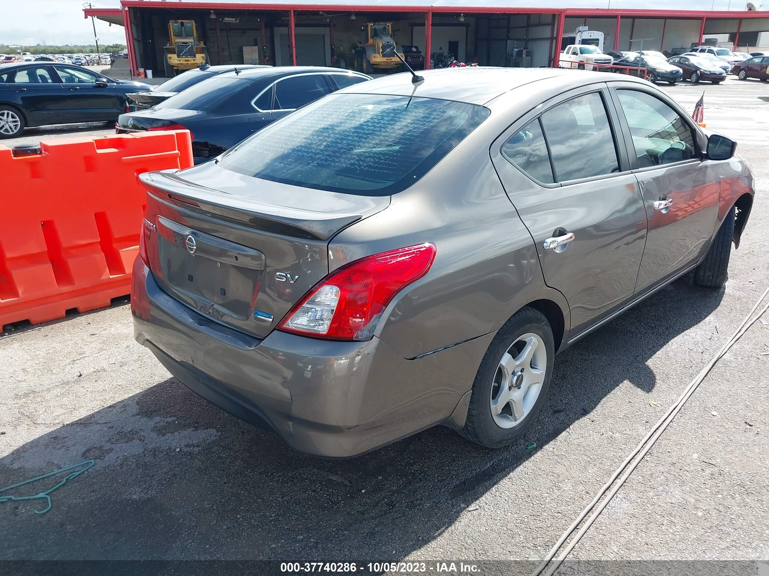 Photo 3 VIN: 3N1CN7AP1GL869824 - NISSAN VERSA 