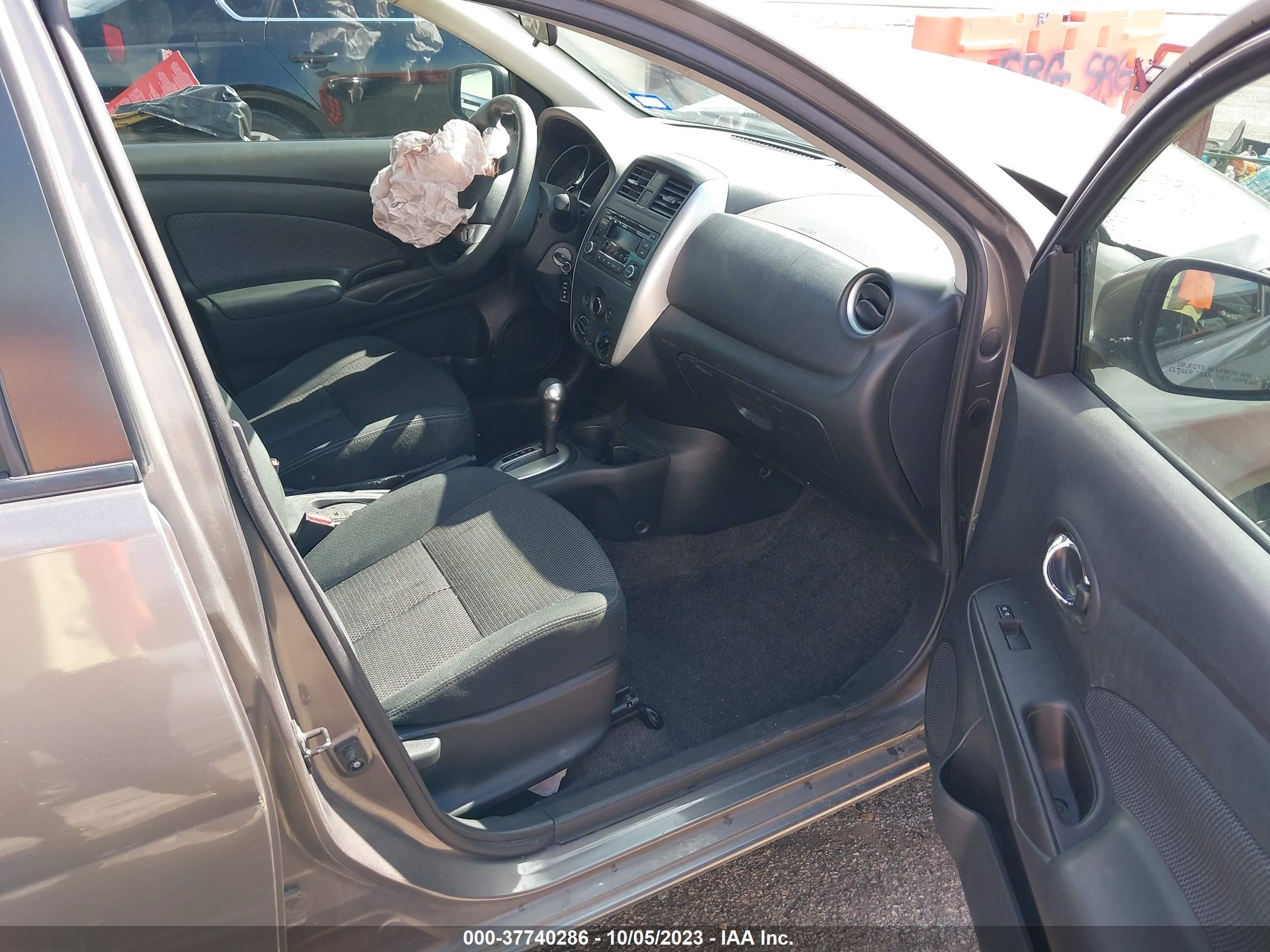 Photo 4 VIN: 3N1CN7AP1GL869824 - NISSAN VERSA 