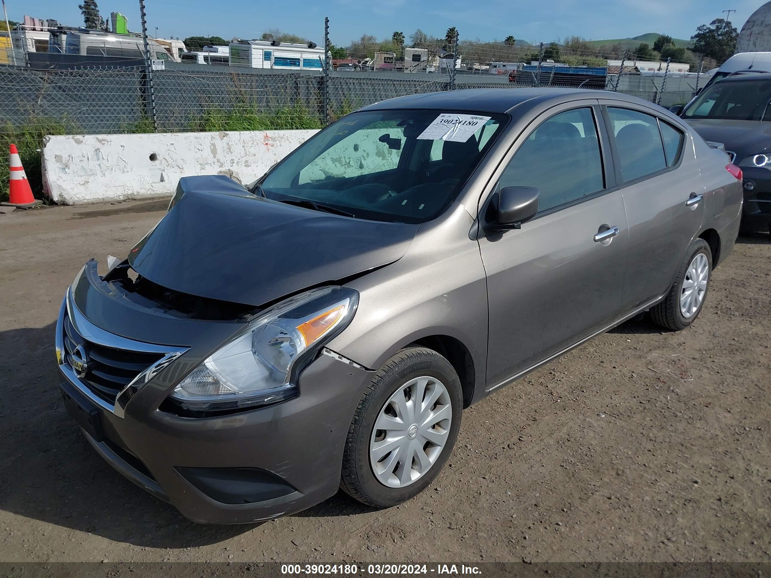 Photo 1 VIN: 3N1CN7AP1GL896800 - NISSAN VERSA 