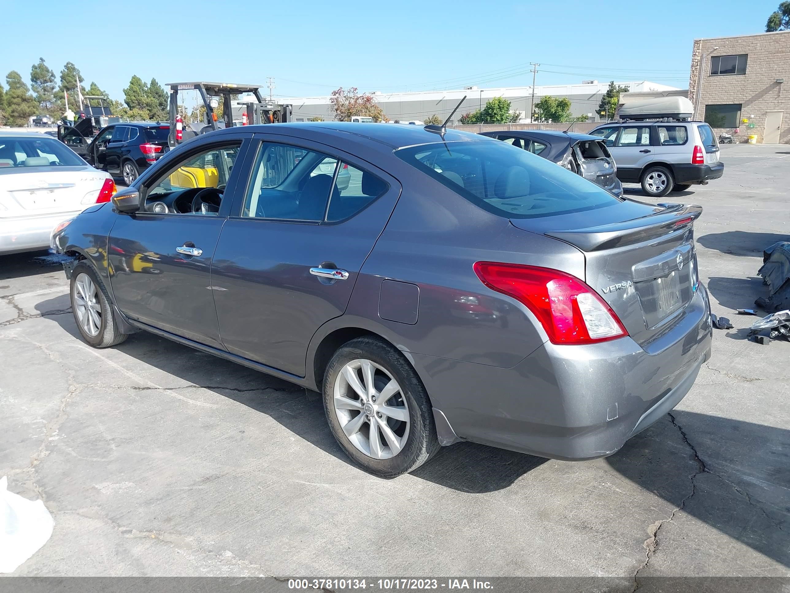 Photo 2 VIN: 3N1CN7AP1GL901560 - NISSAN VERSA 