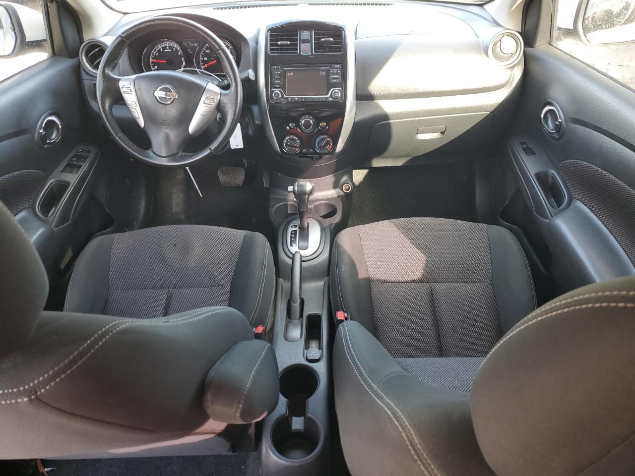 Photo 7 VIN: 3N1CN7AP1JL832831 - NISSAN VERSA 