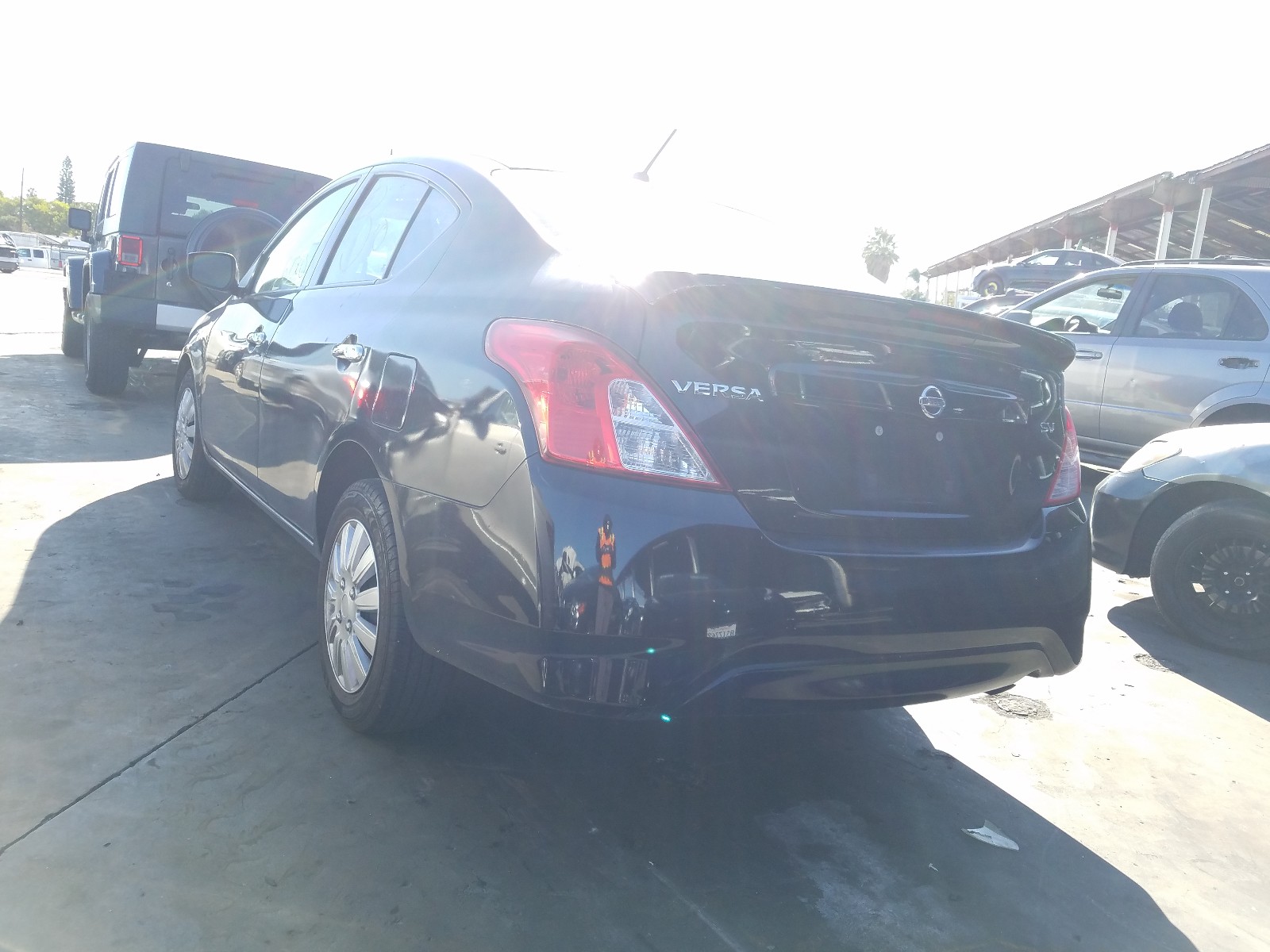 Photo 2 VIN: 3N1CN7AP1JL839052 - NISSAN VERSA S 