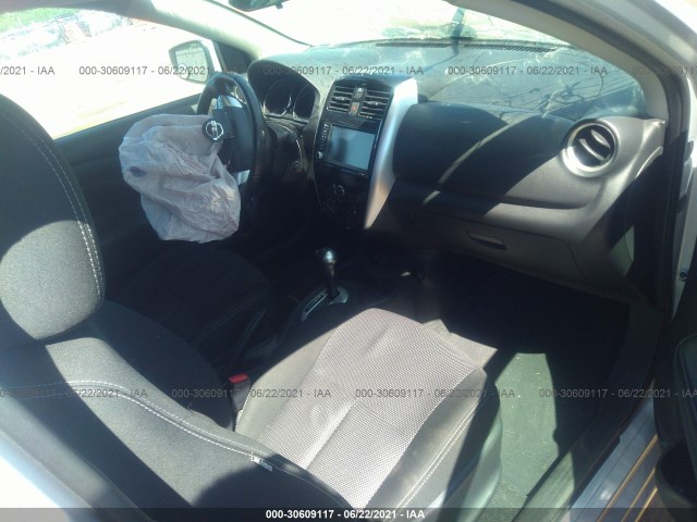 Photo 4 VIN: 3N1CN7AP1JL882936 - NISSAN VERSA SEDAN 