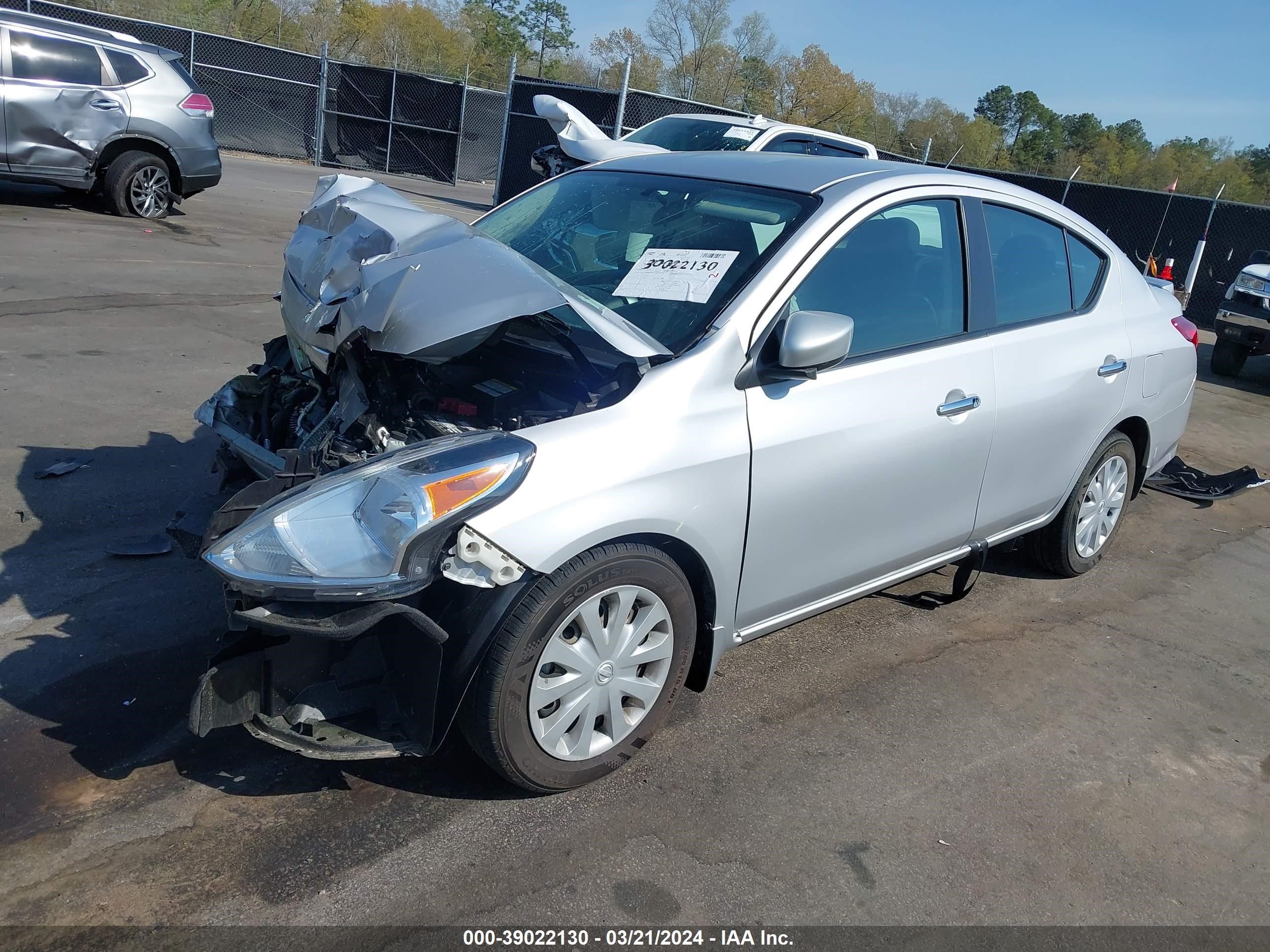 Photo 1 VIN: 3N1CN7AP1JL882984 - NISSAN VERSA 