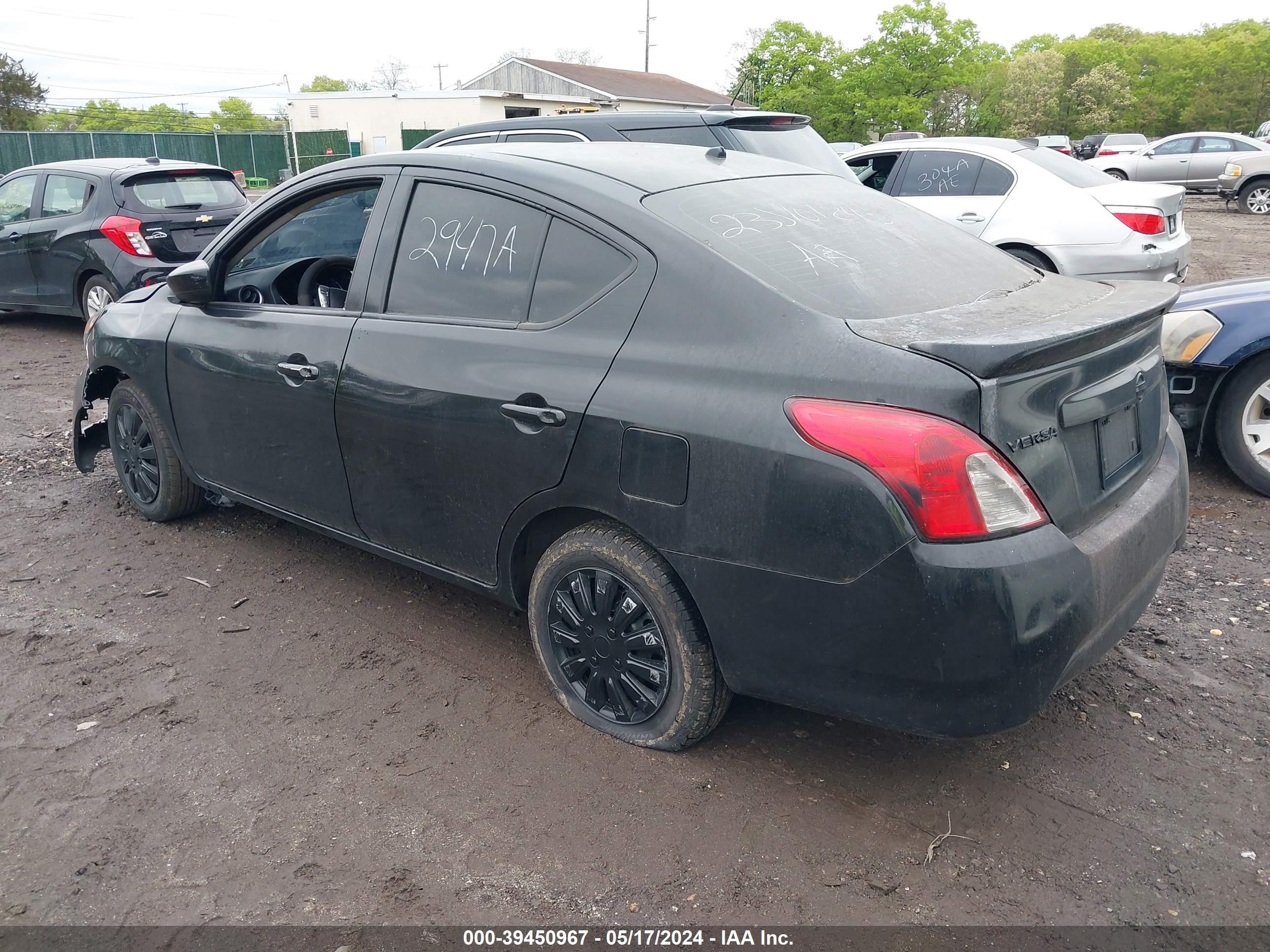 Photo 2 VIN: 3N1CN7AP1KL815142 - NISSAN VERSA 