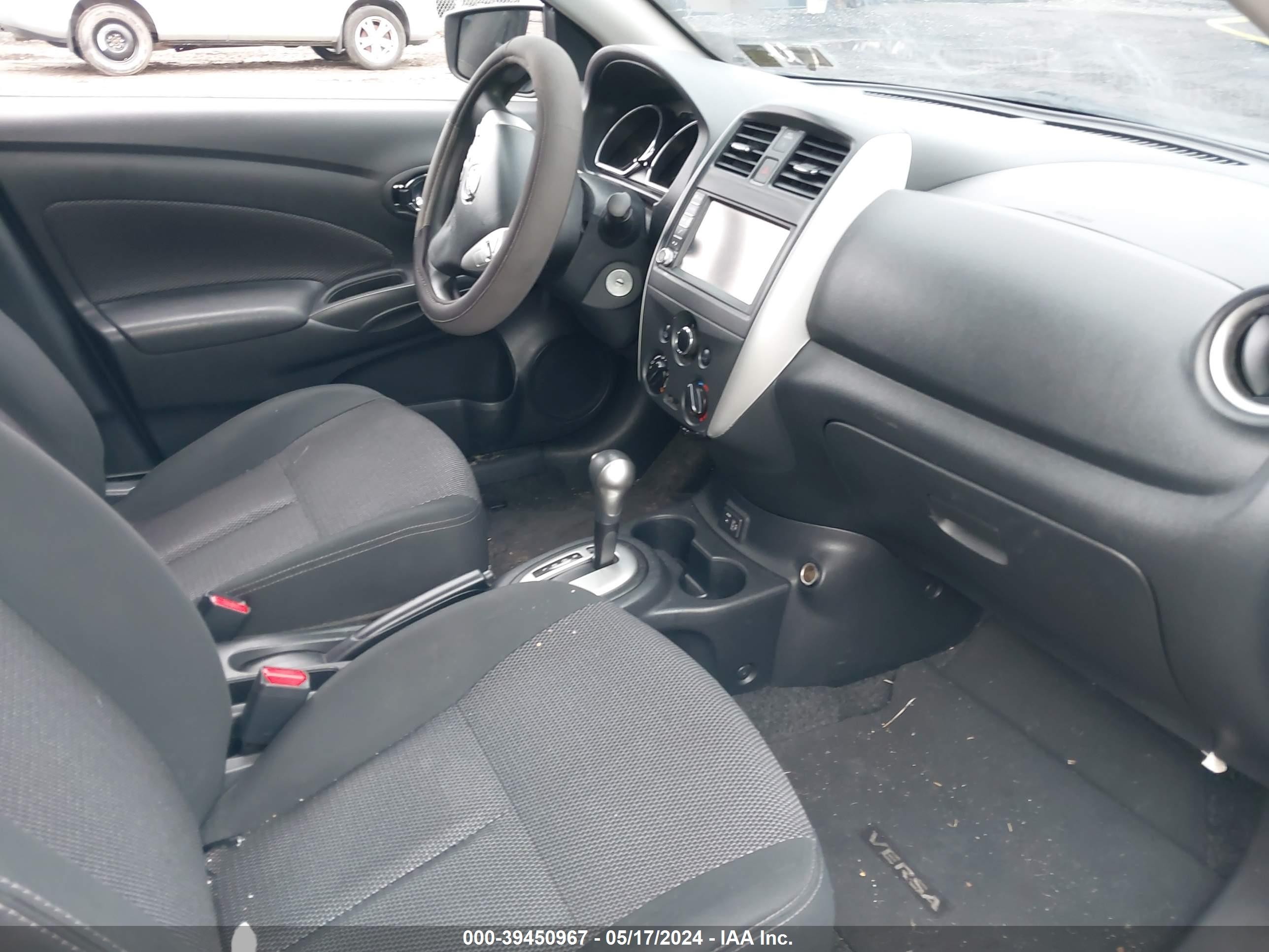 Photo 4 VIN: 3N1CN7AP1KL815142 - NISSAN VERSA 