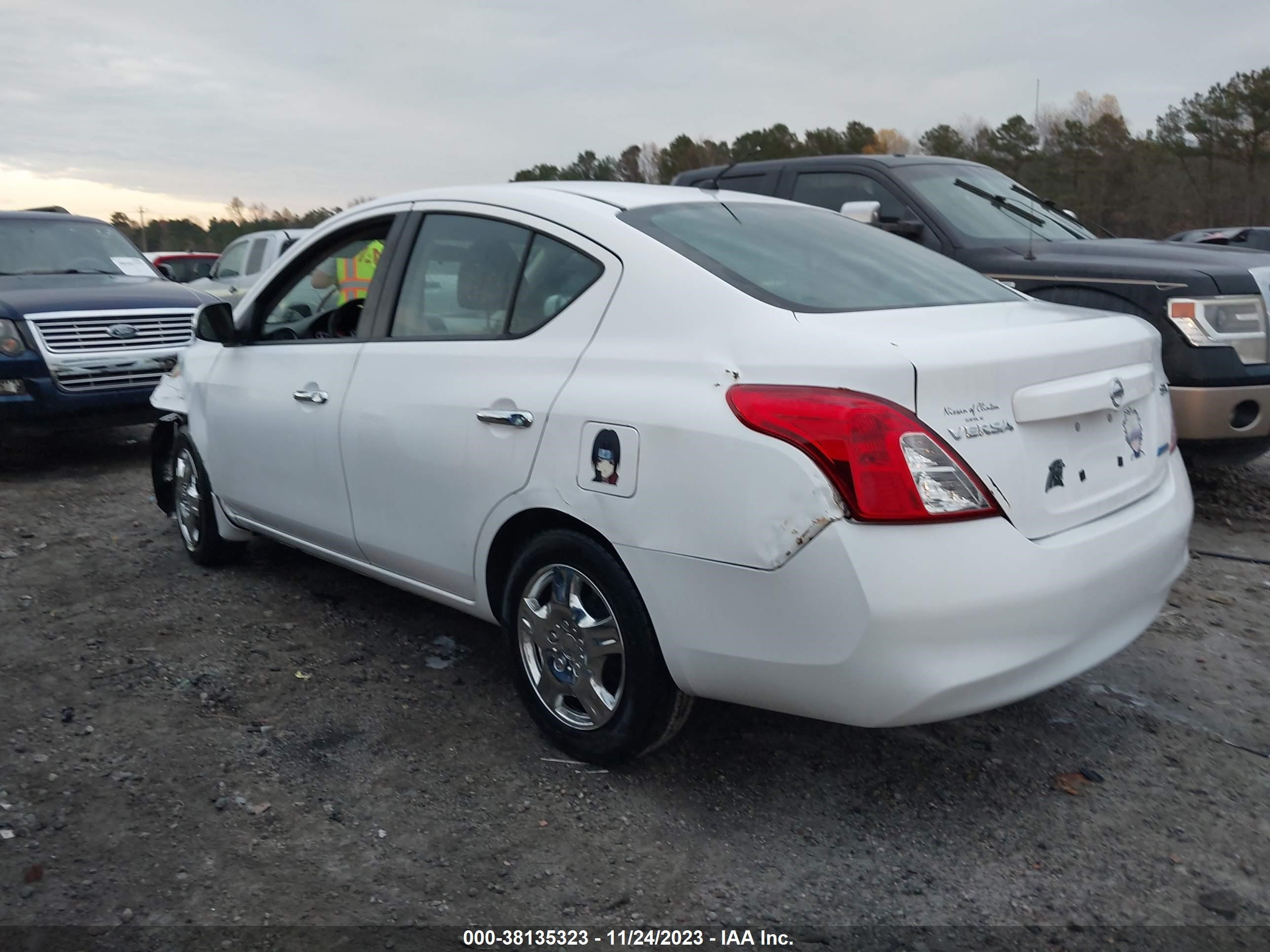 Photo 2 VIN: 3N1CN7AP2CL846062 - NISSAN VERSA 